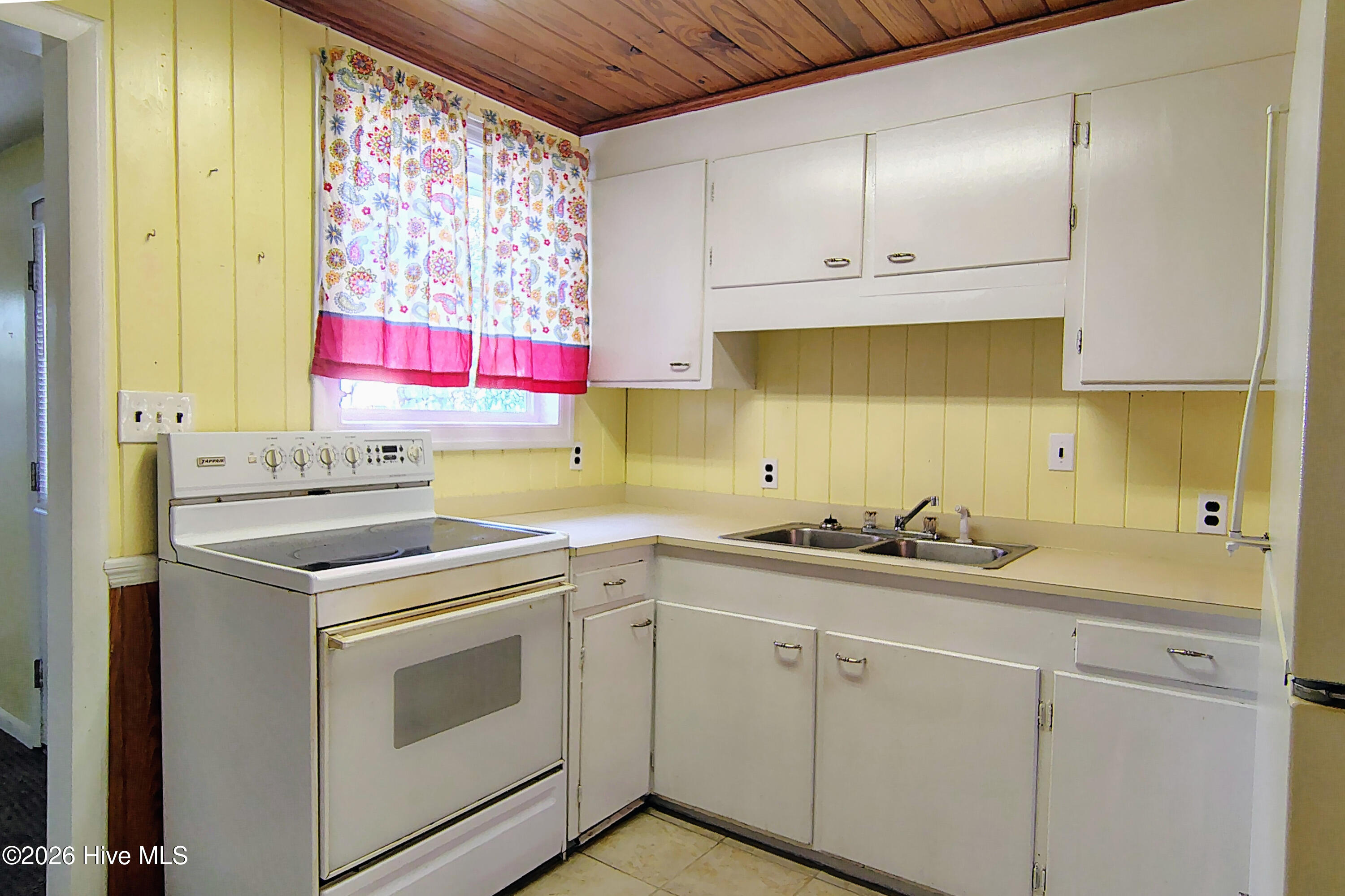 100550031 | Photo 17