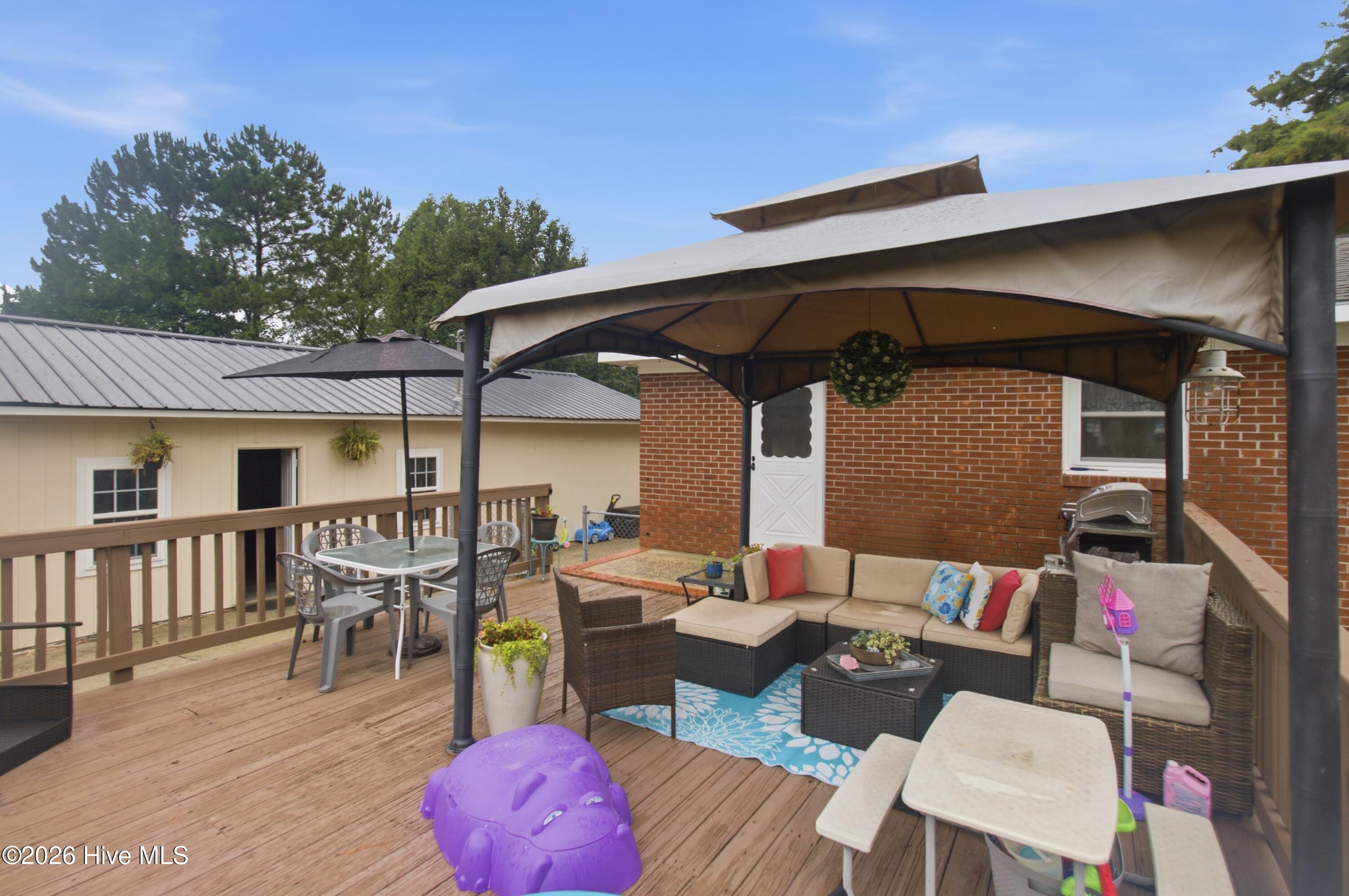 6634 Florence Road,Merritt
