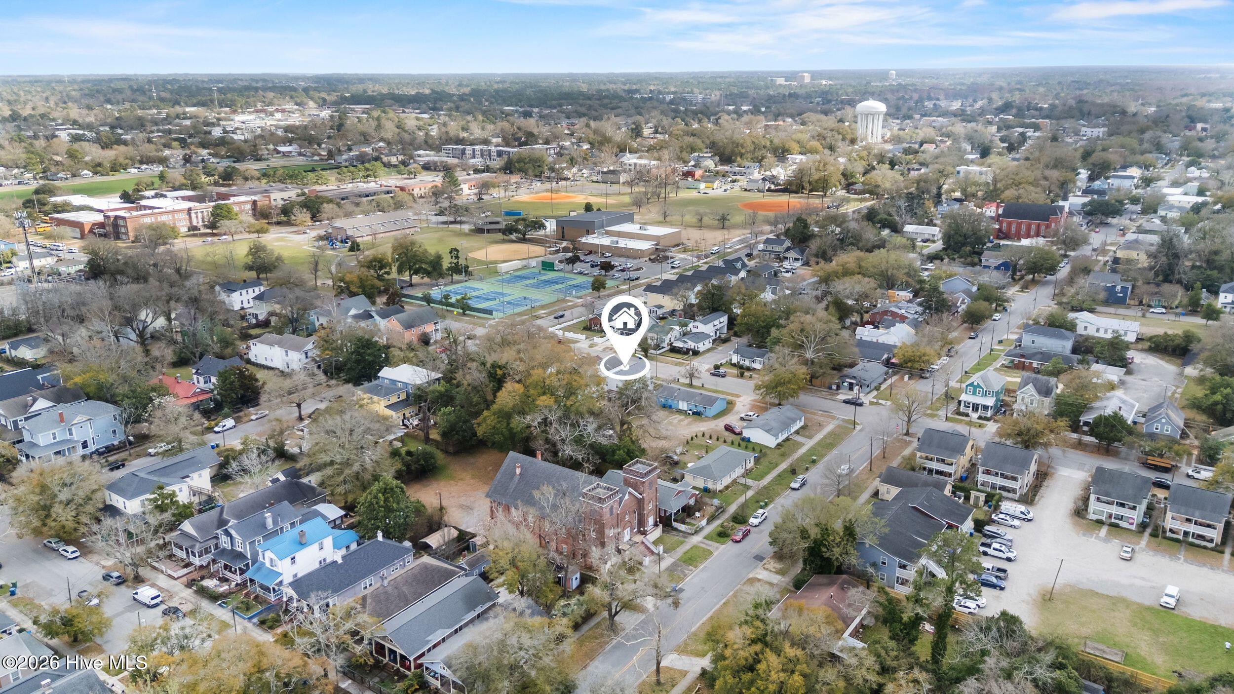 100558916 | Photo 44