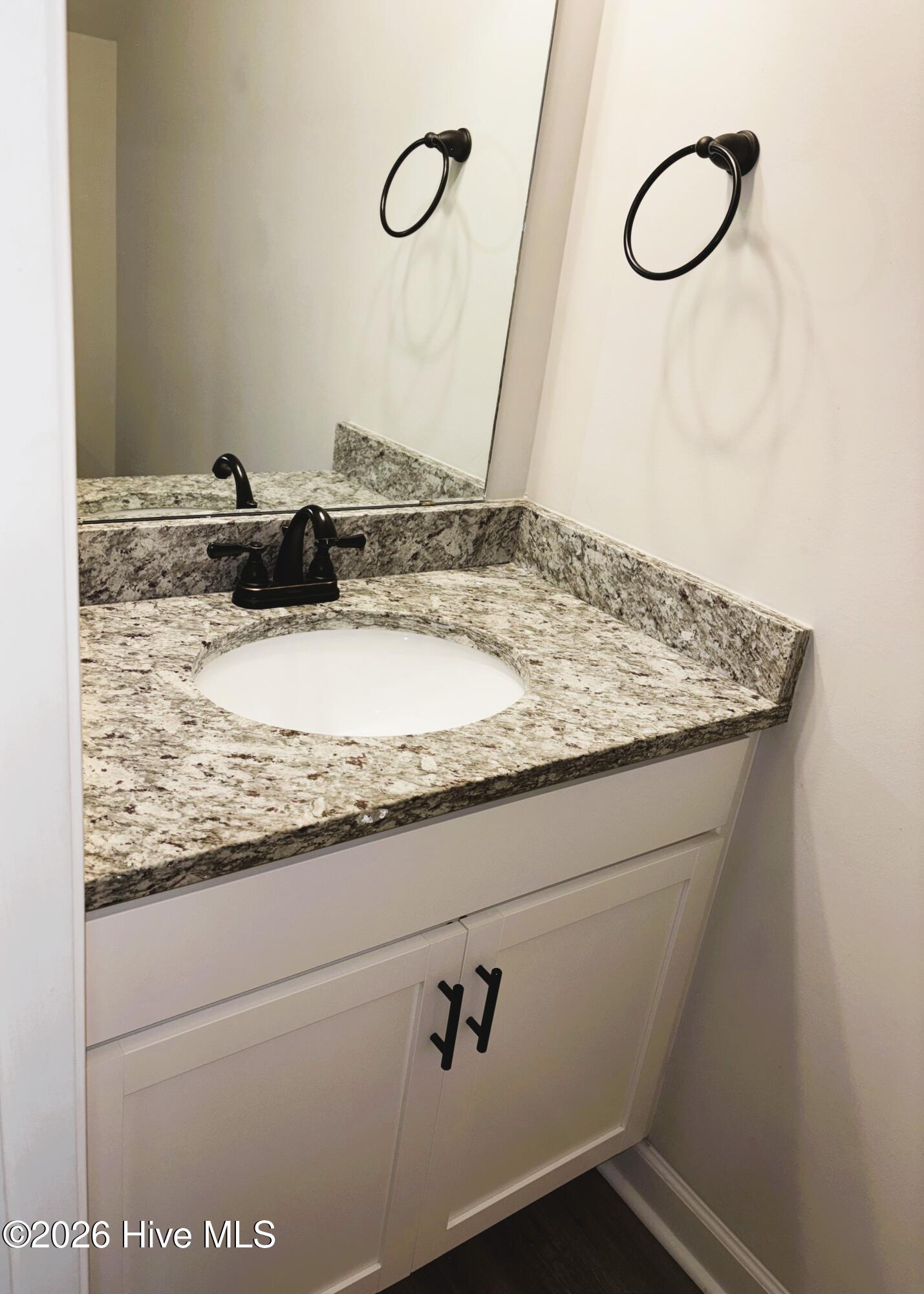 100560134 | Photo 17