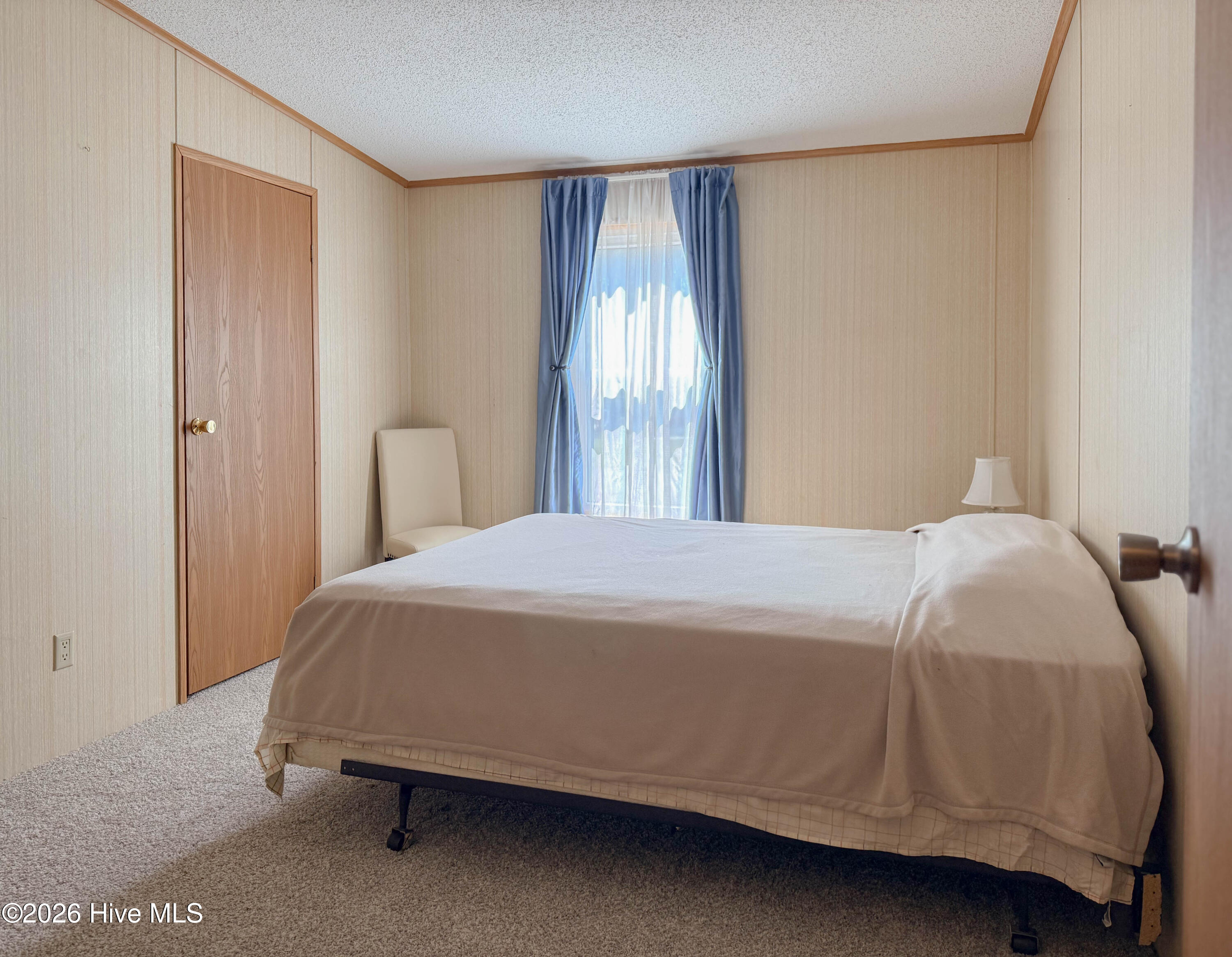 100563984 | Photo 41