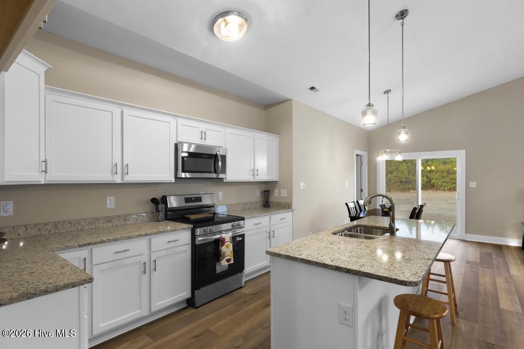 100552933 | Photo 12