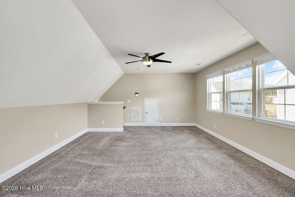 100564928 | Photo 27