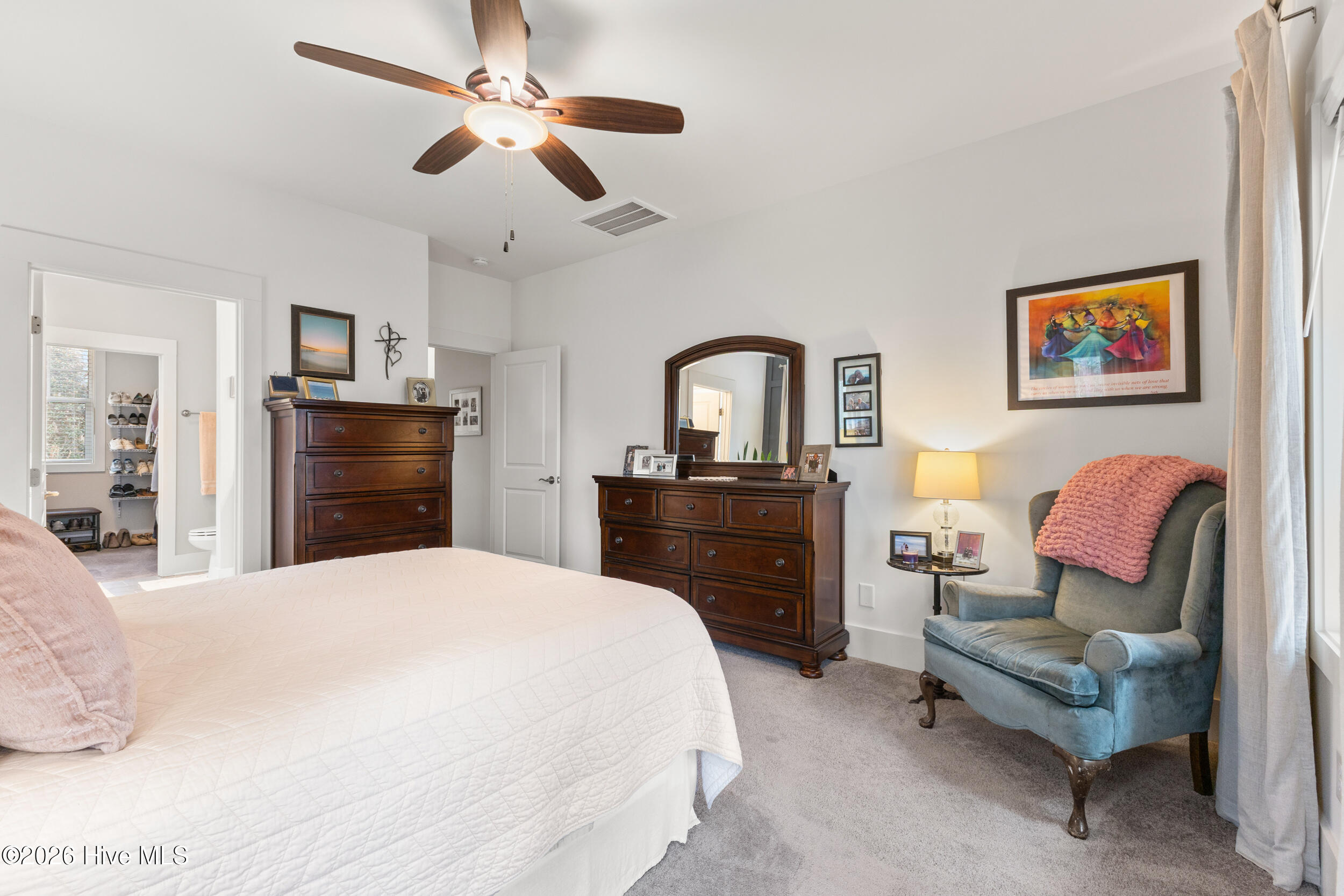 100558084 | Photo 22