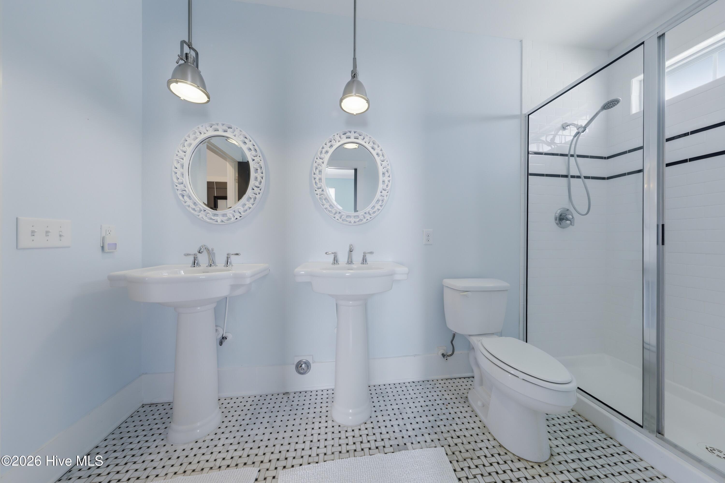 100564294 | Photo 46