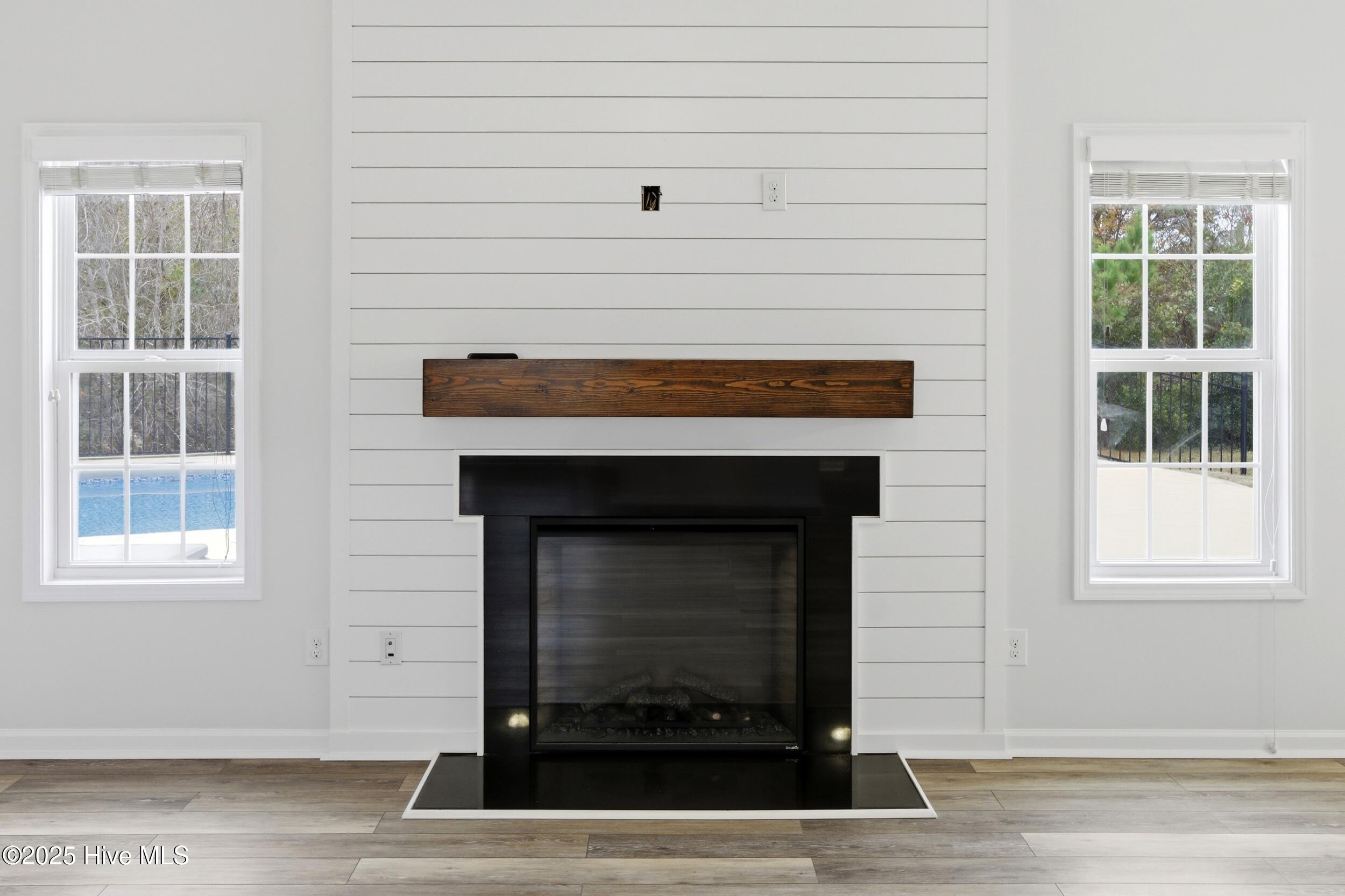 100545601 | Photo 13