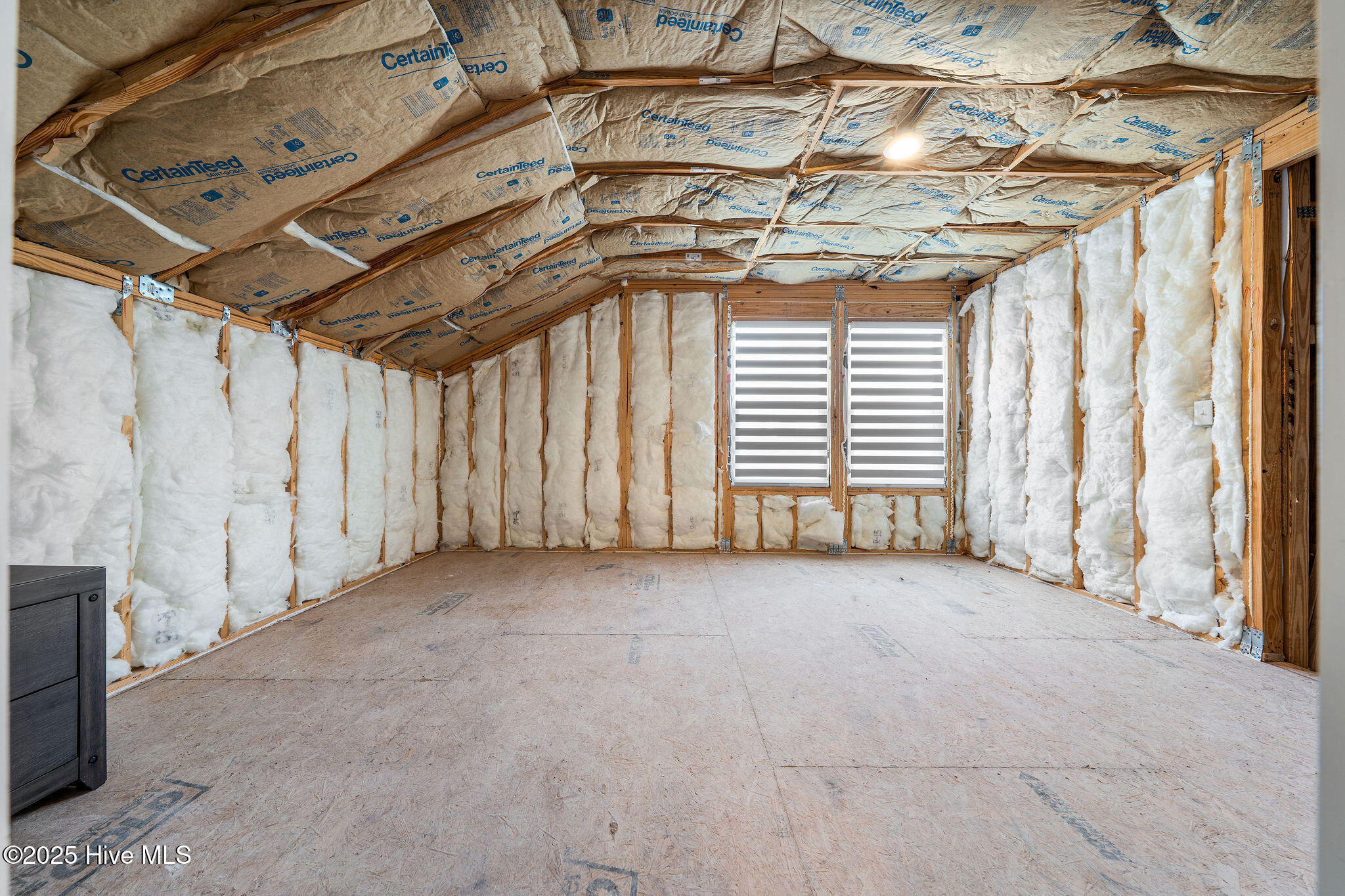 100542569 | Photo 40