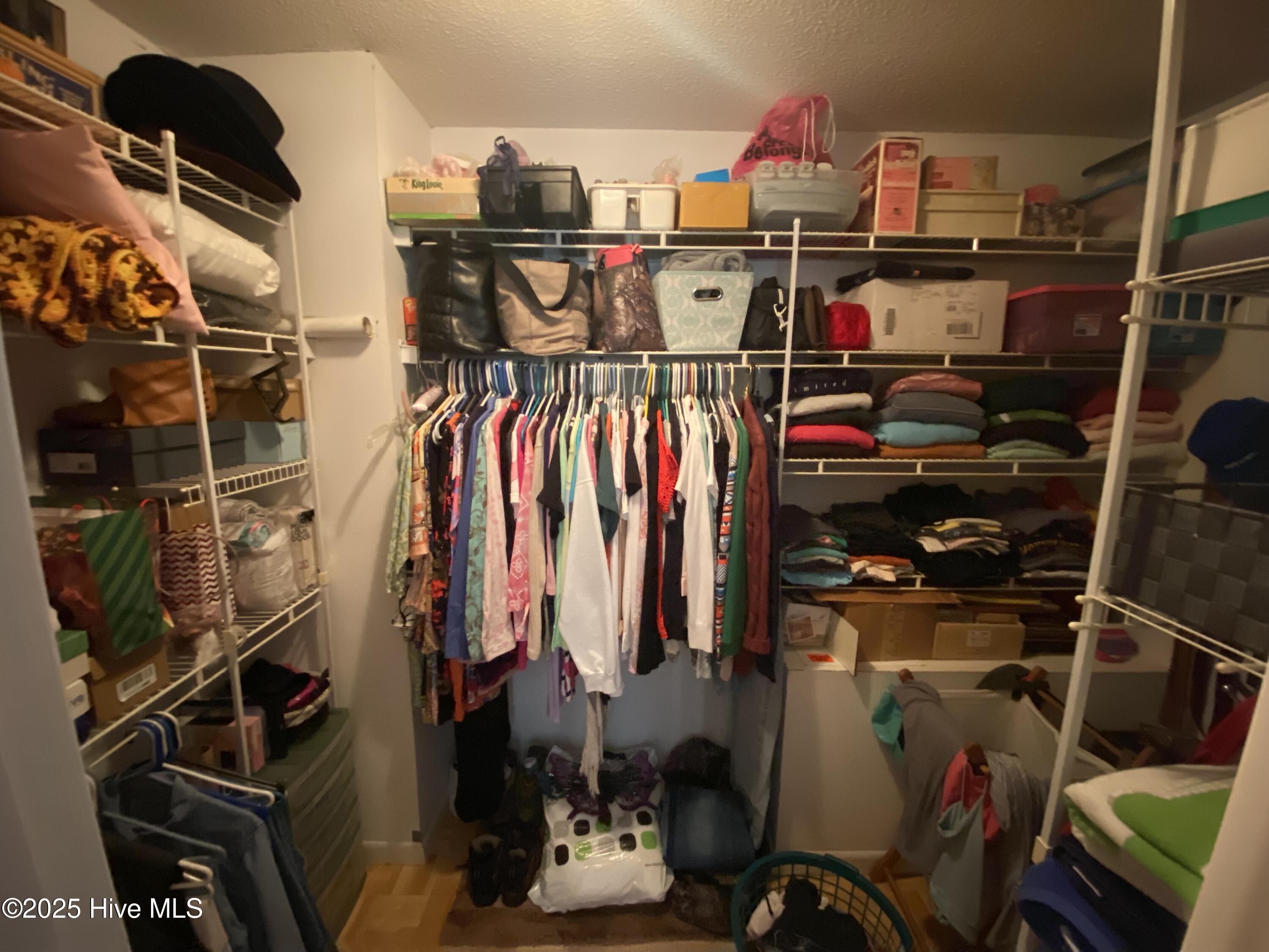 100521634 | Photo 36