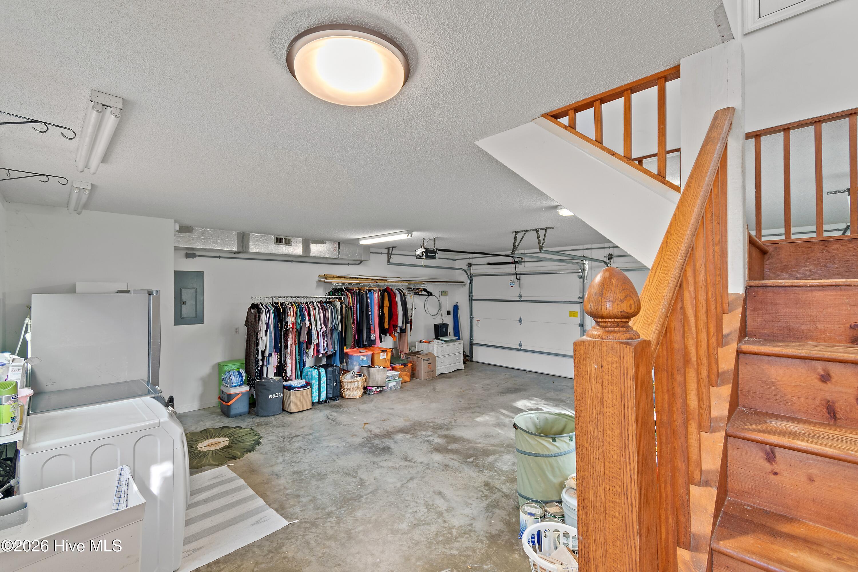 100564312 | Photo 49