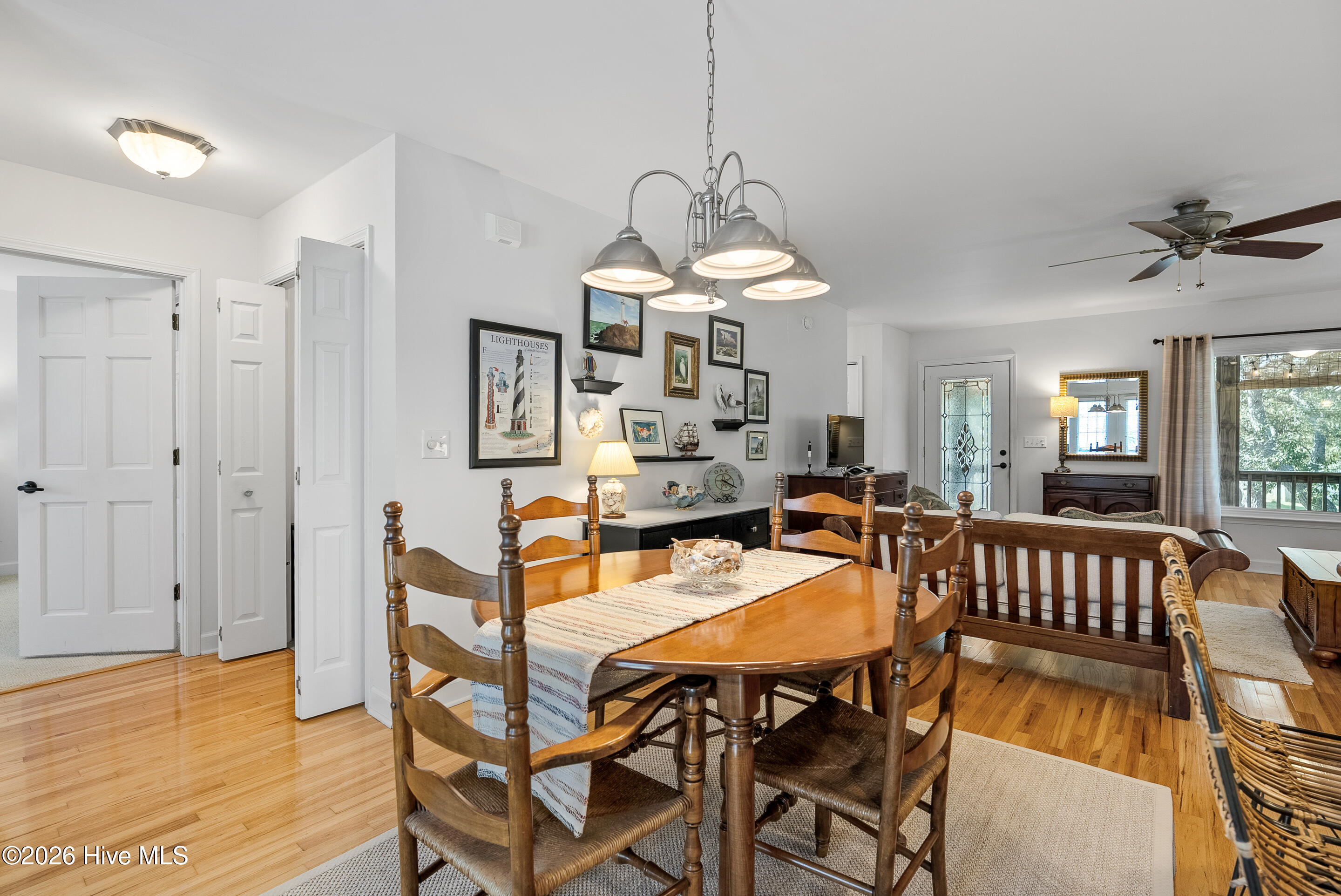 100559044 | Photo 18