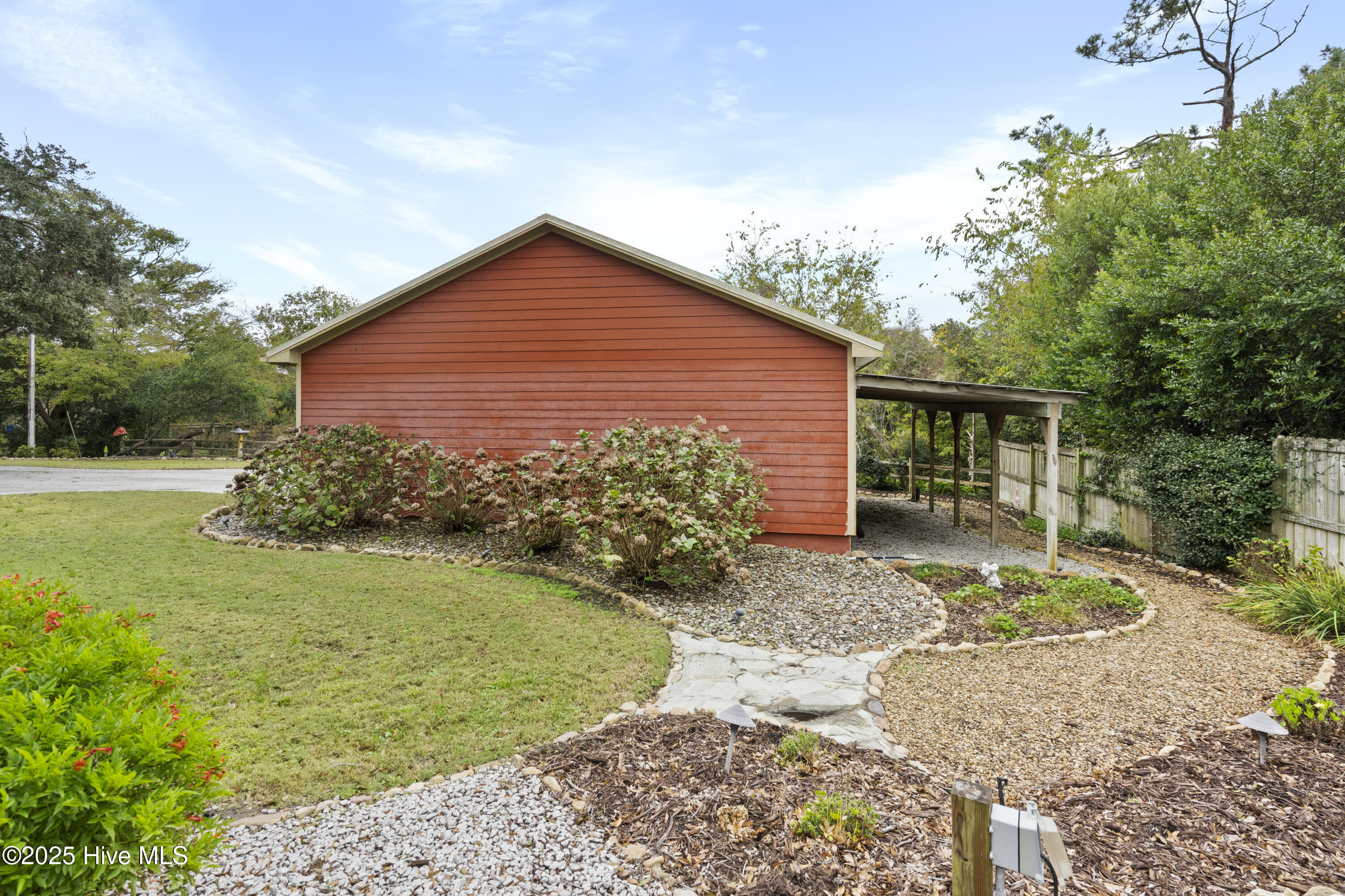 100540990 | Photo 64