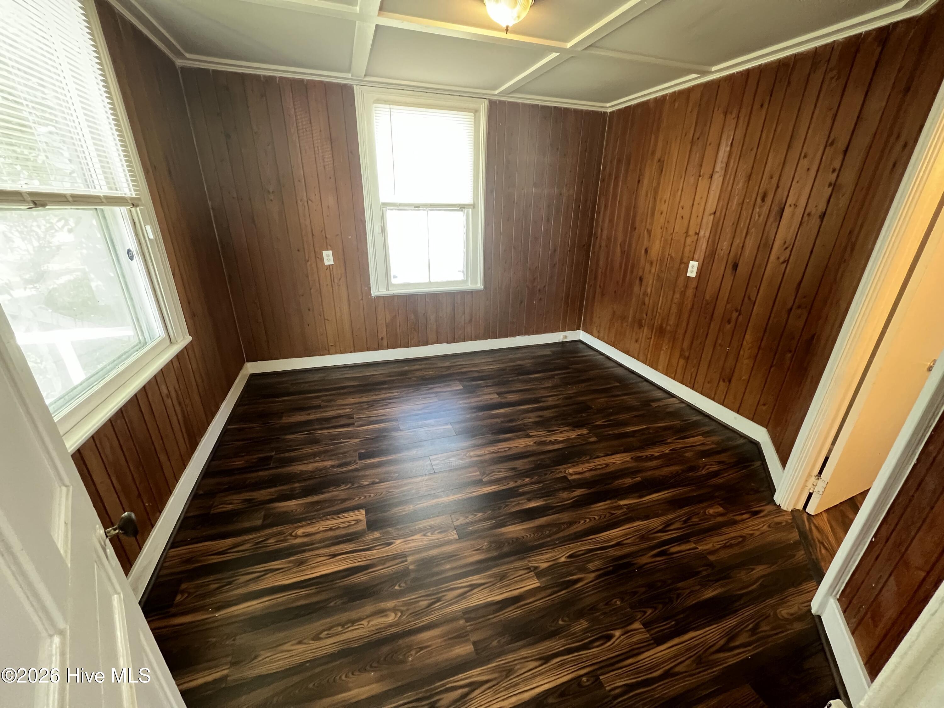 100554862 | Photo 14