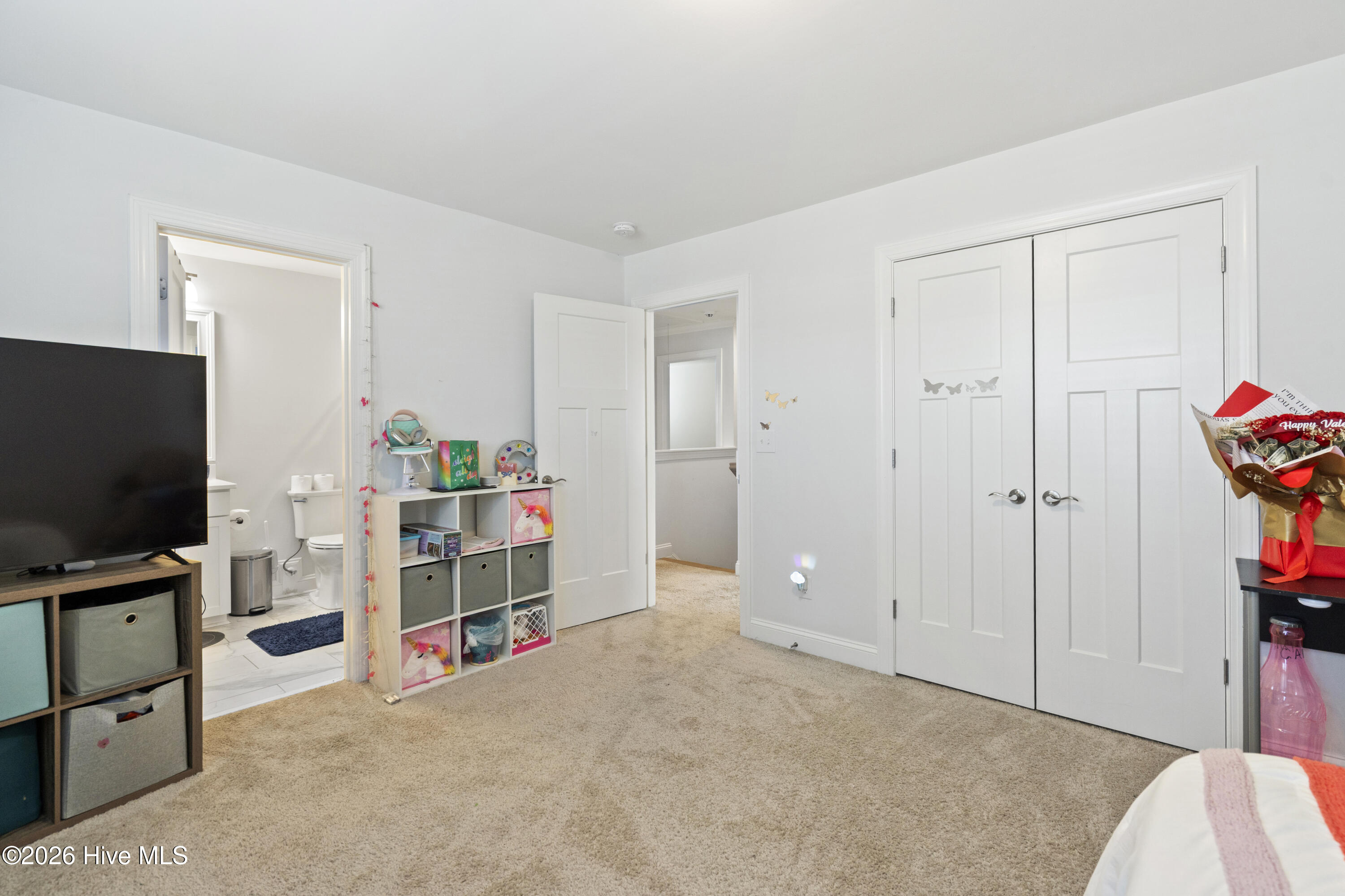 100554092 | Photo 25