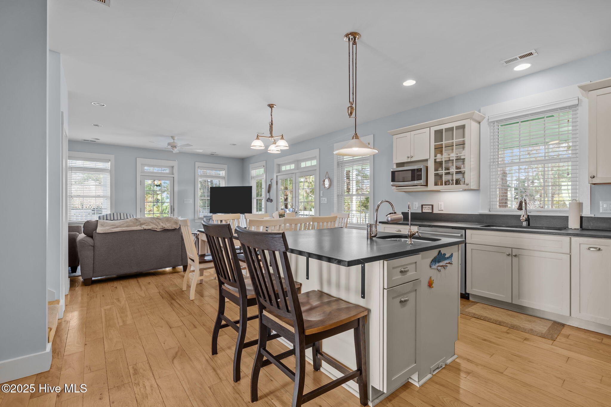 100555260 | Photo 10