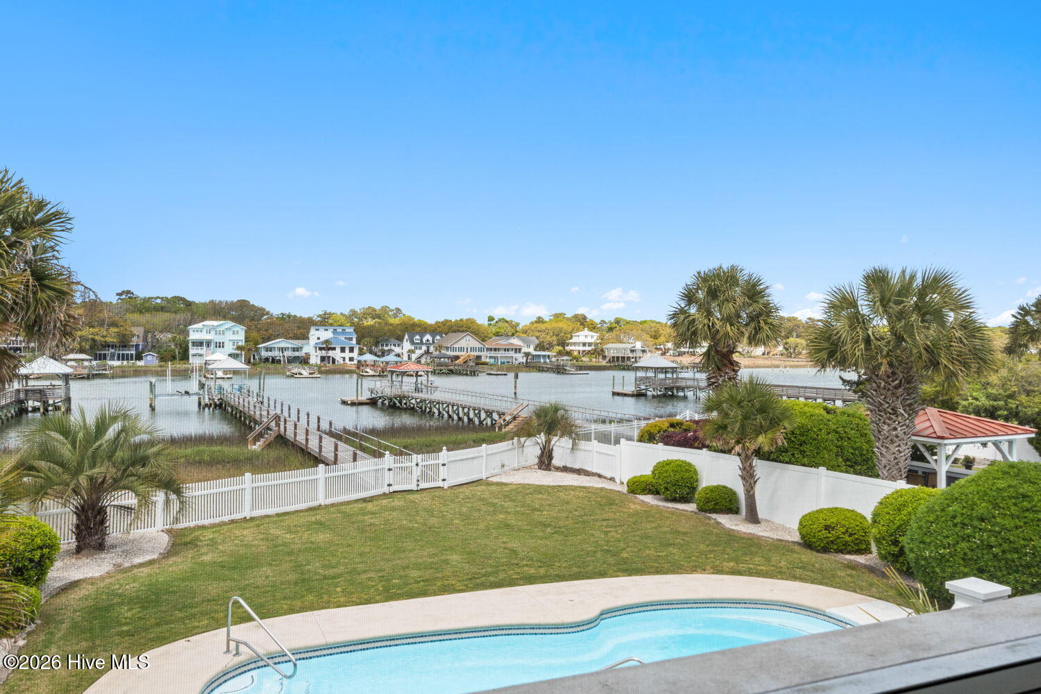 100566570 | Photo 22