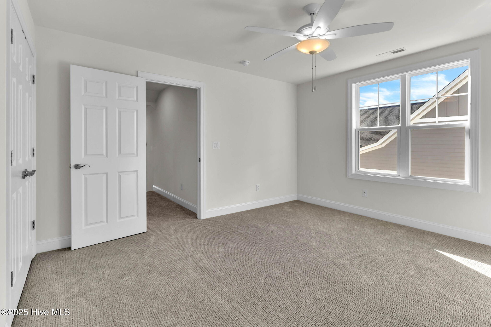 100543605 | Photo 39