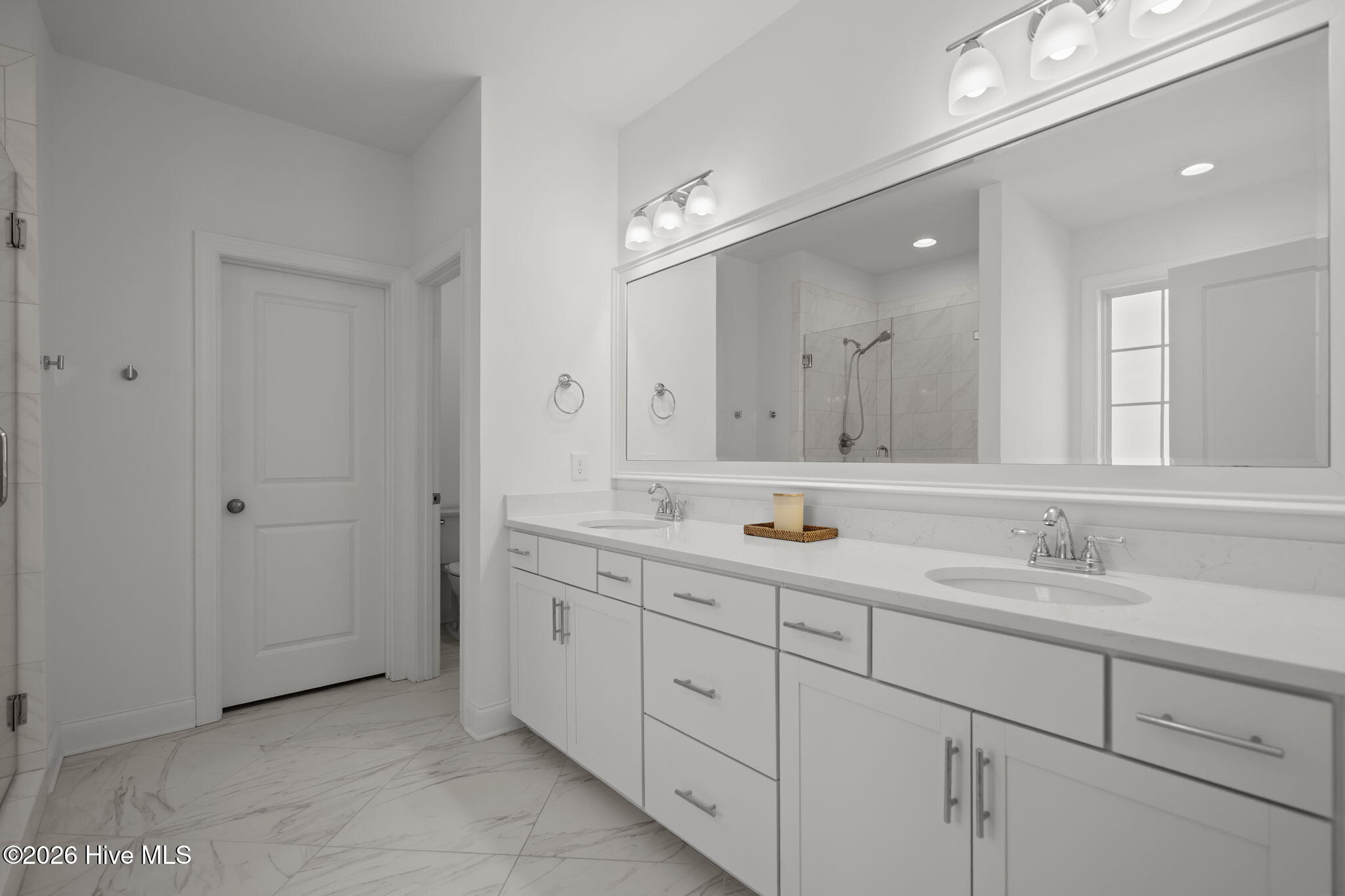 100552740 | Photo 29