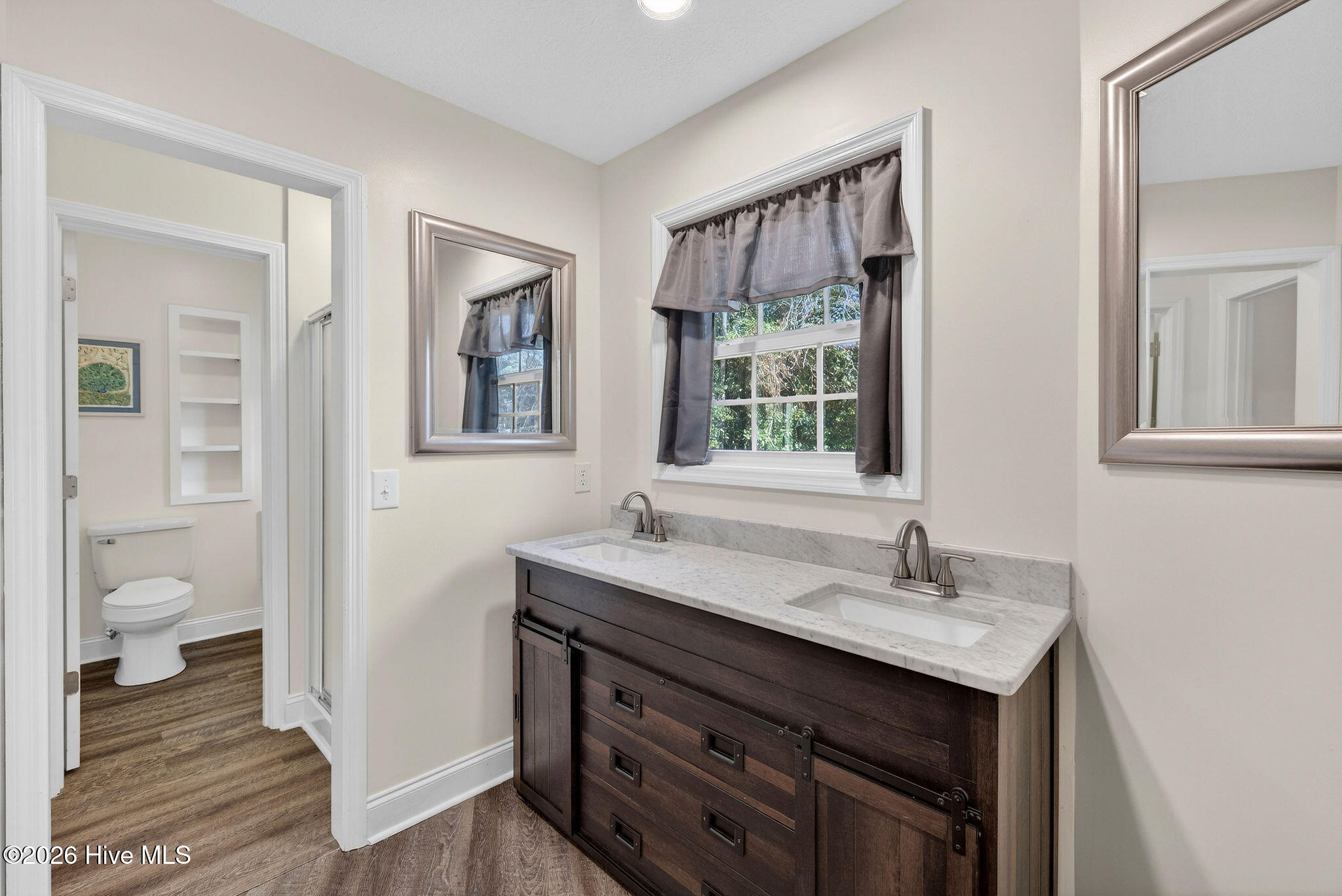 100552552 | Photo 25