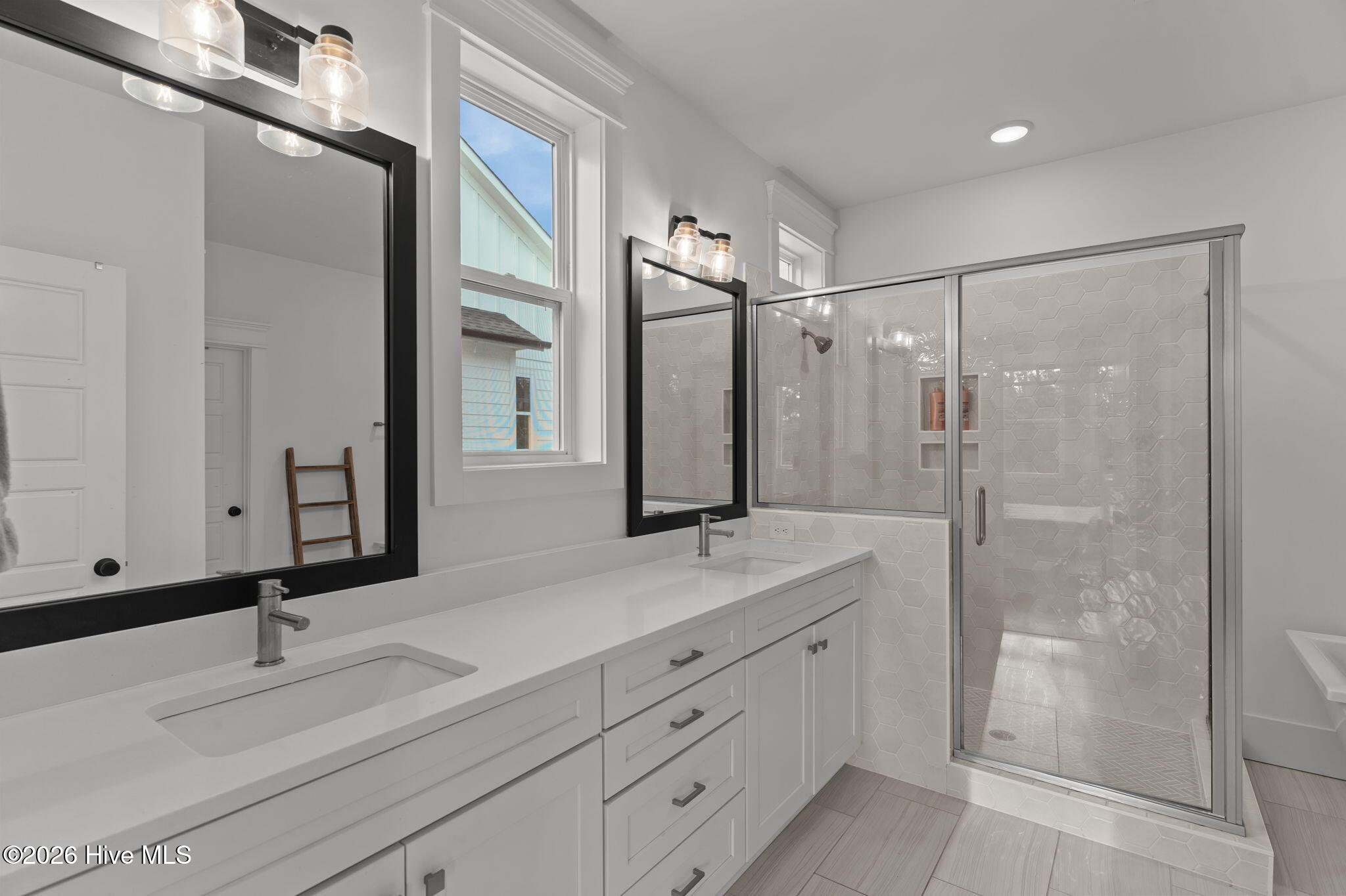 100552247 | Photo 31