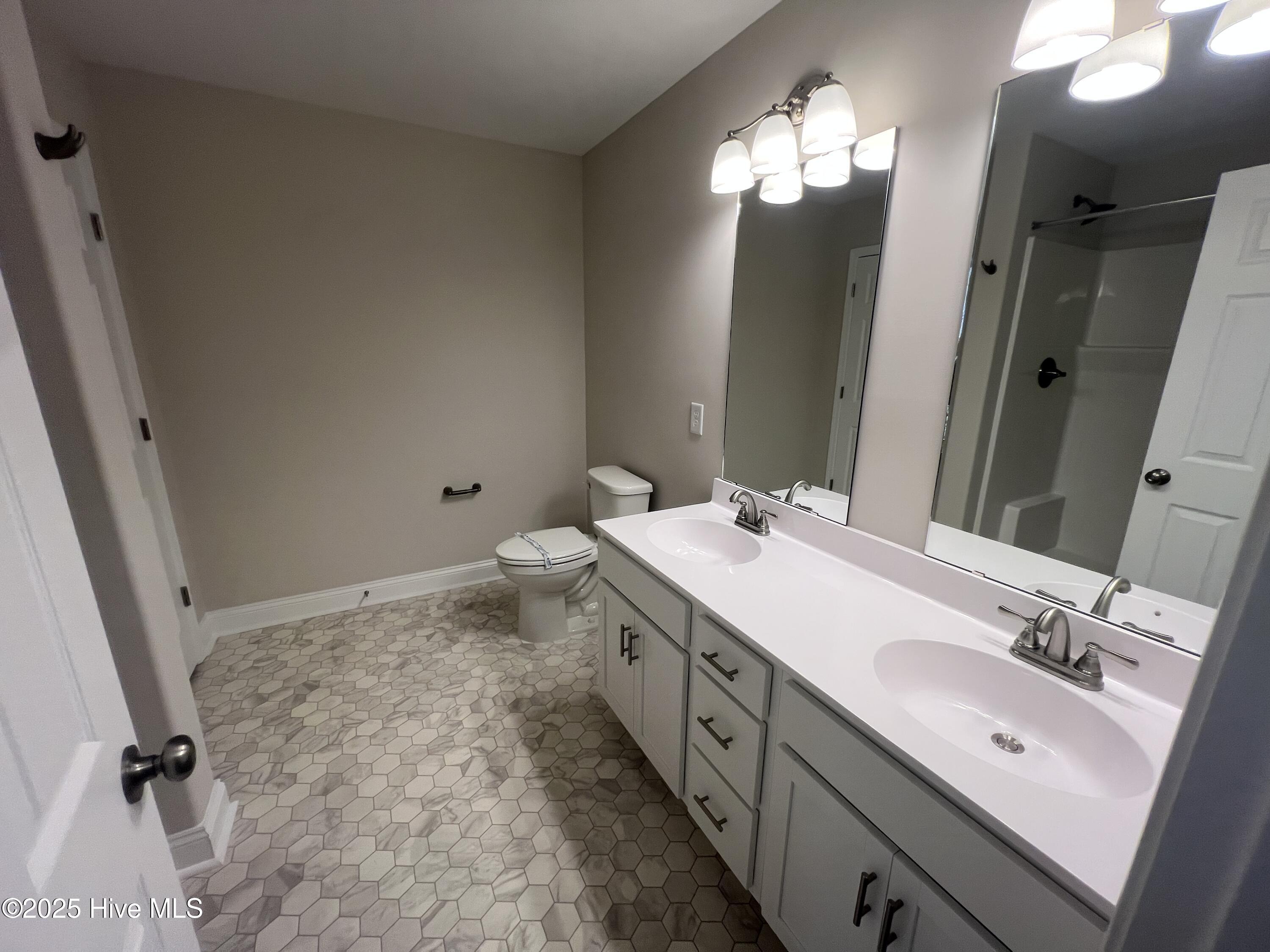 100544968 | Photo 14