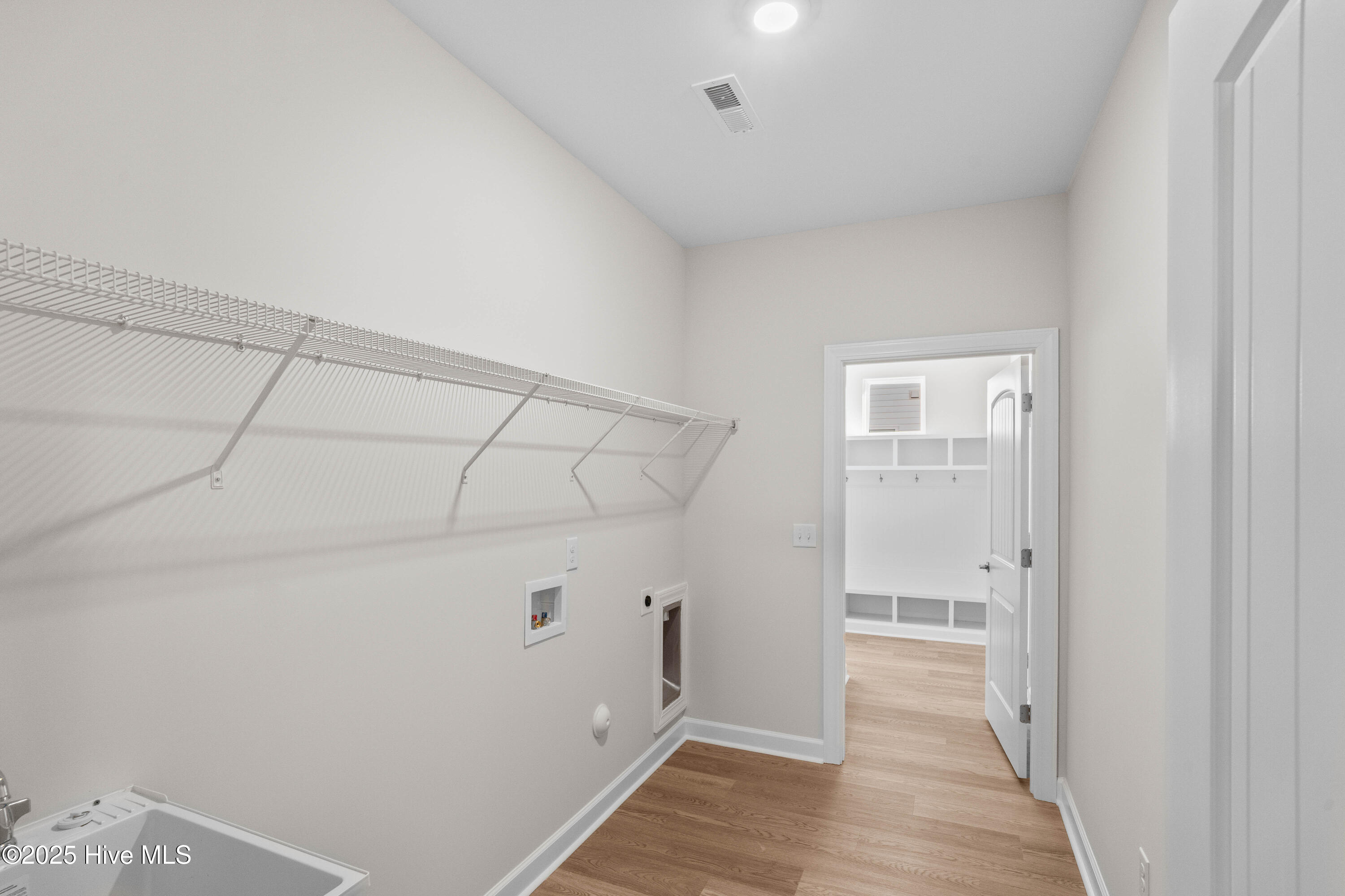 100499661 | Photo 12