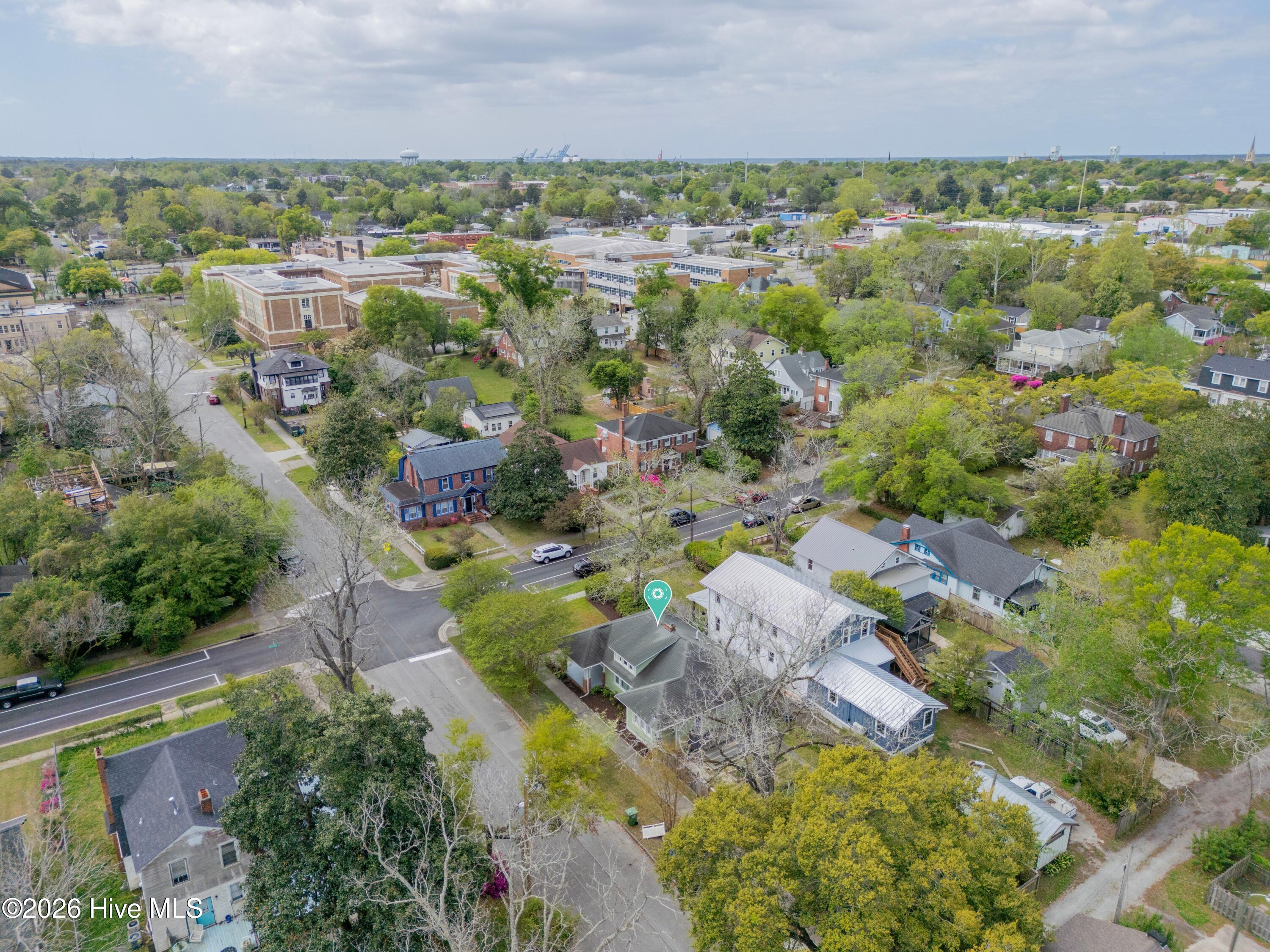 100565341 | Photo 39