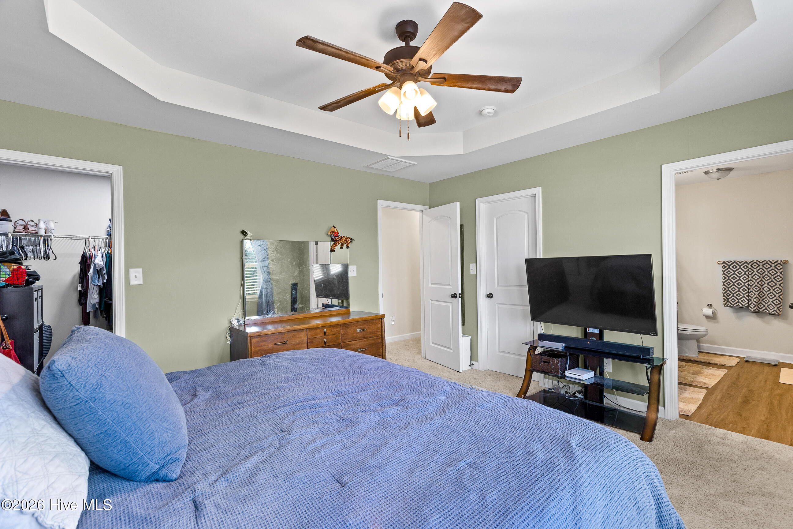 100564735 | Photo 16