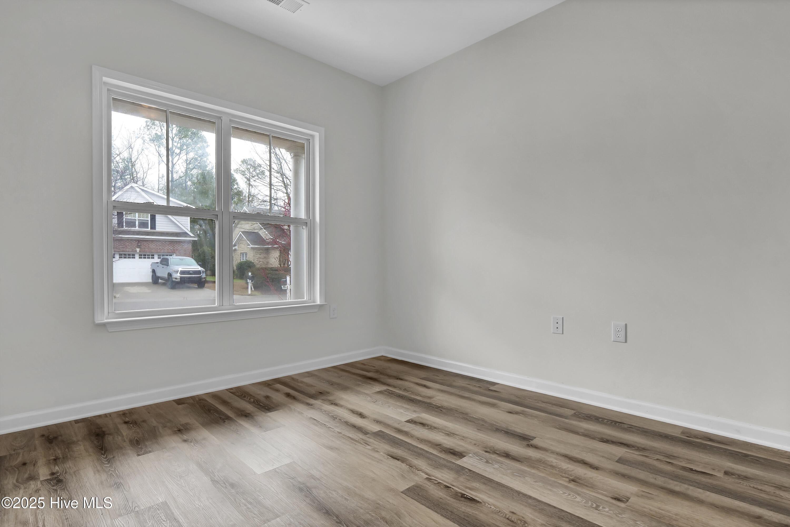 100488787 | Photo 21