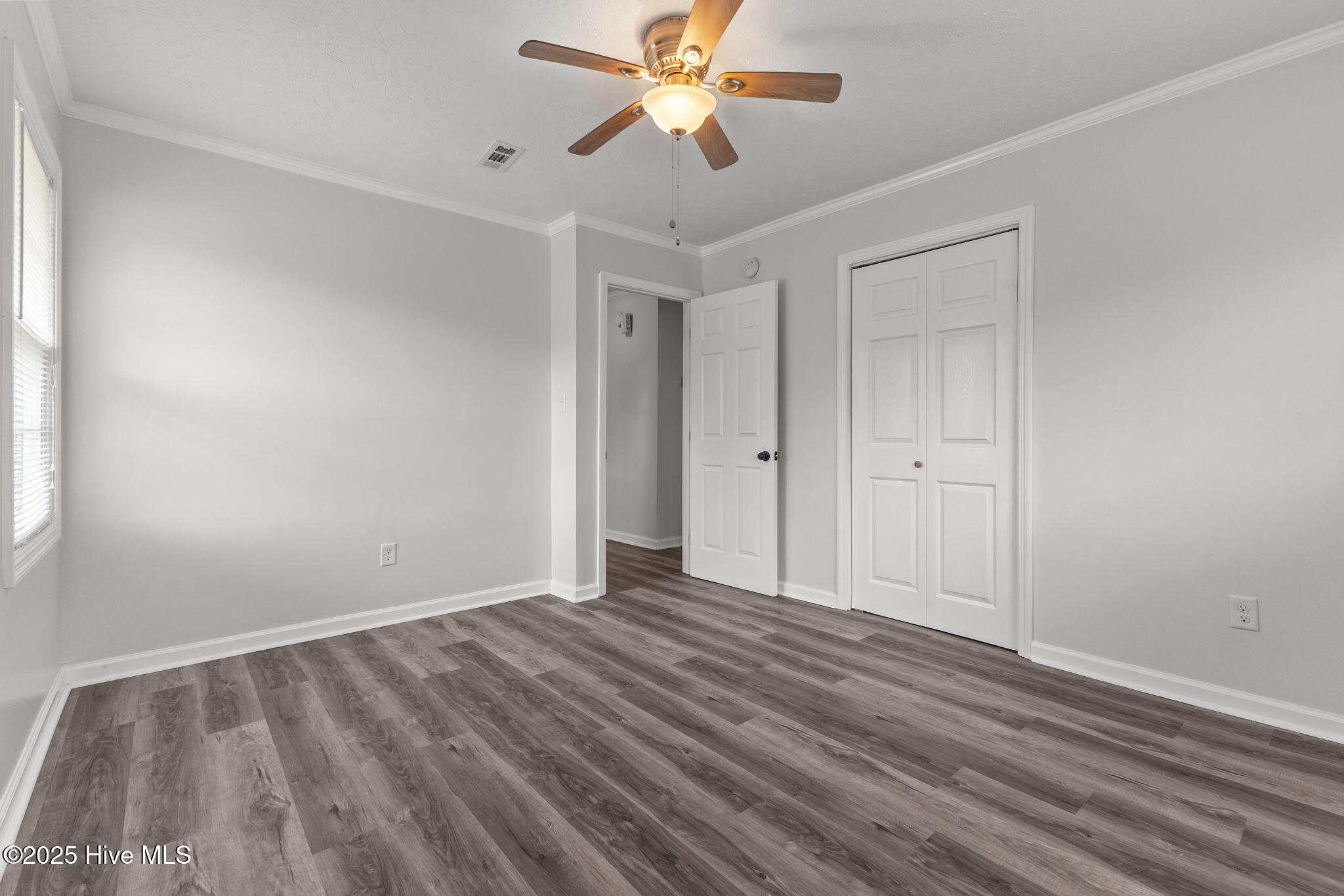 100526515 | Photo 16