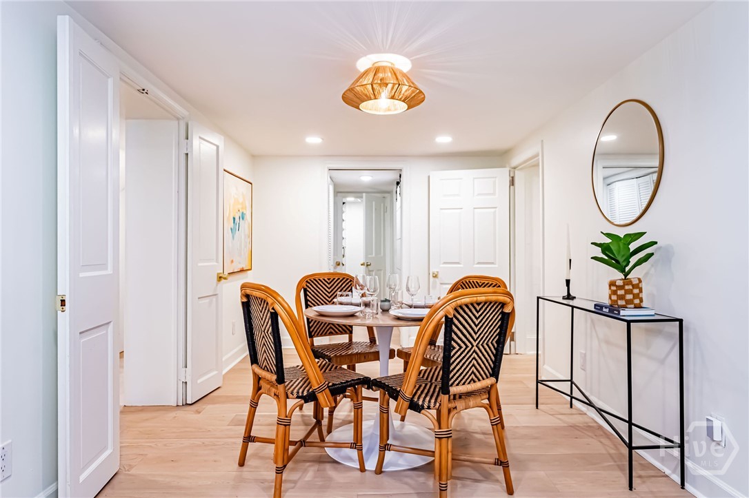 Garden dining room