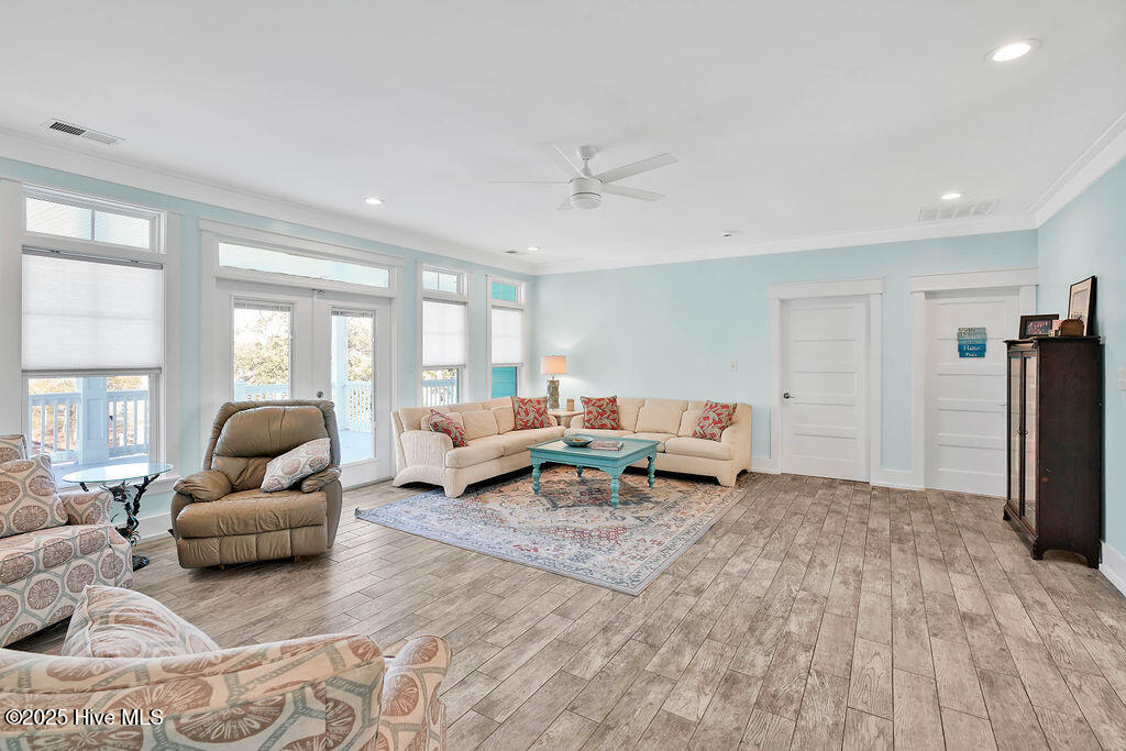 100516737 | Photo 12