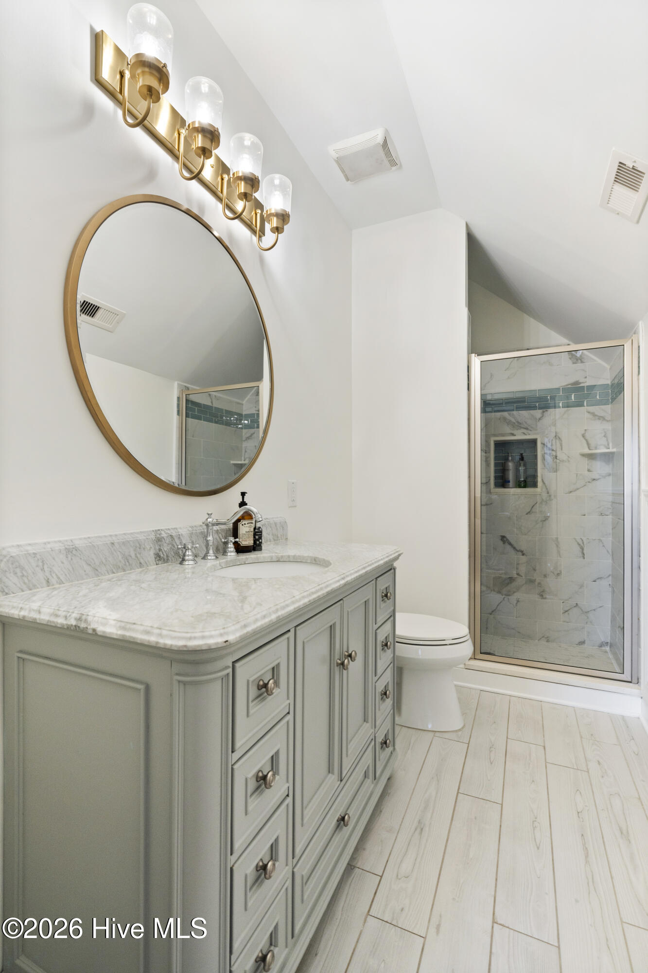 100552221 | Photo 23