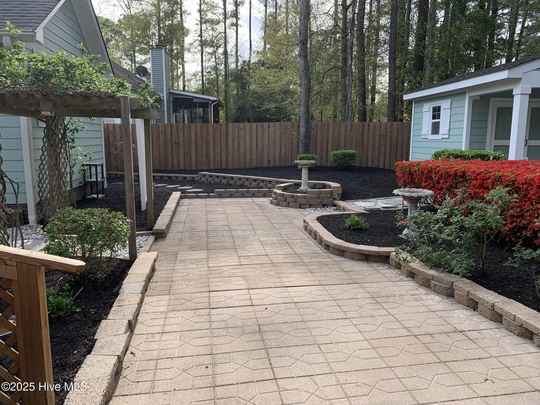 100560013 | Photo 38