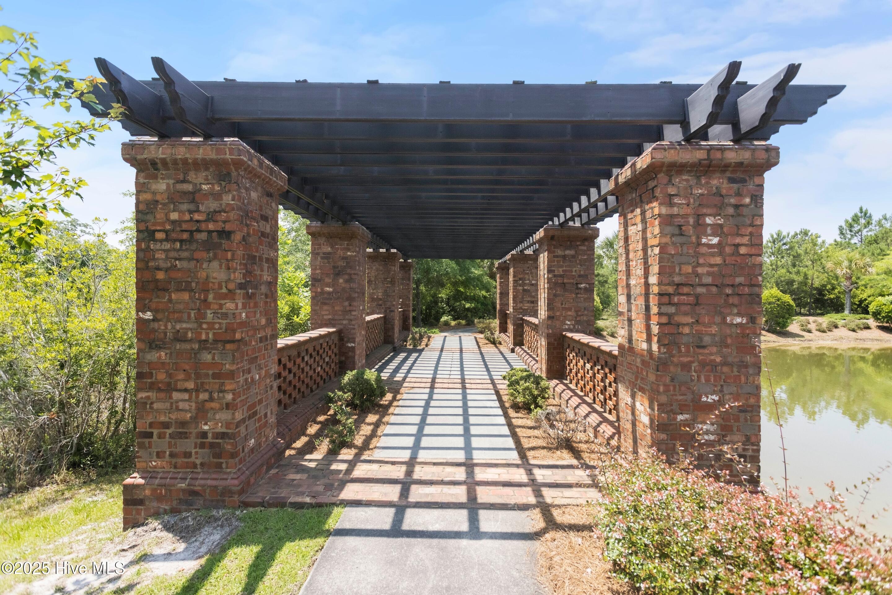 100527651 | Photo 43