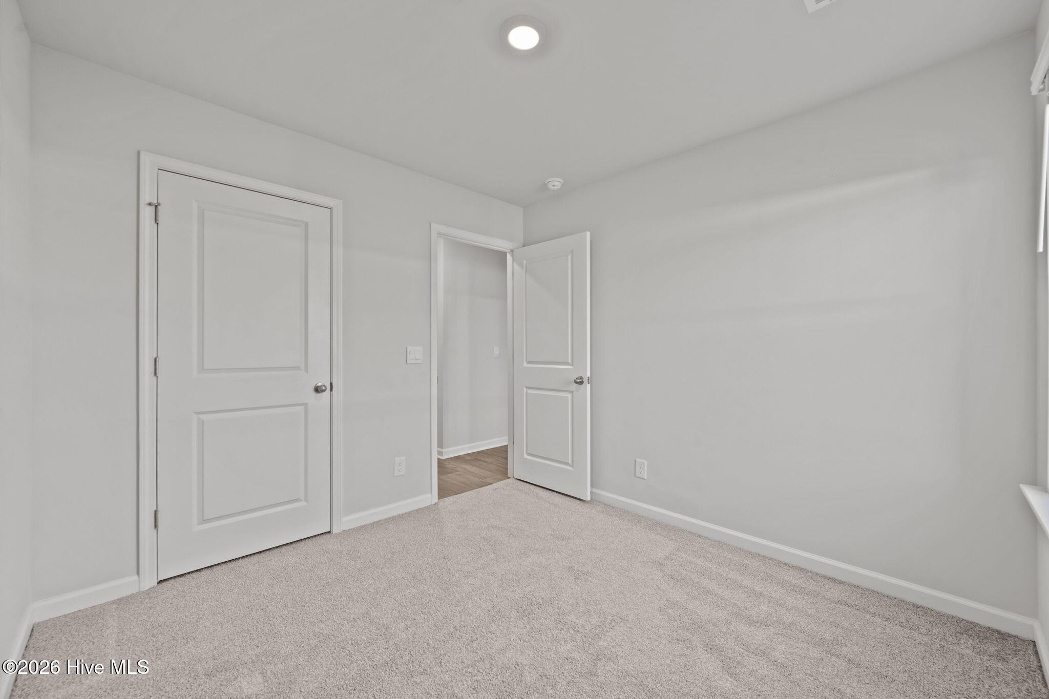 100547866 | Photo 22