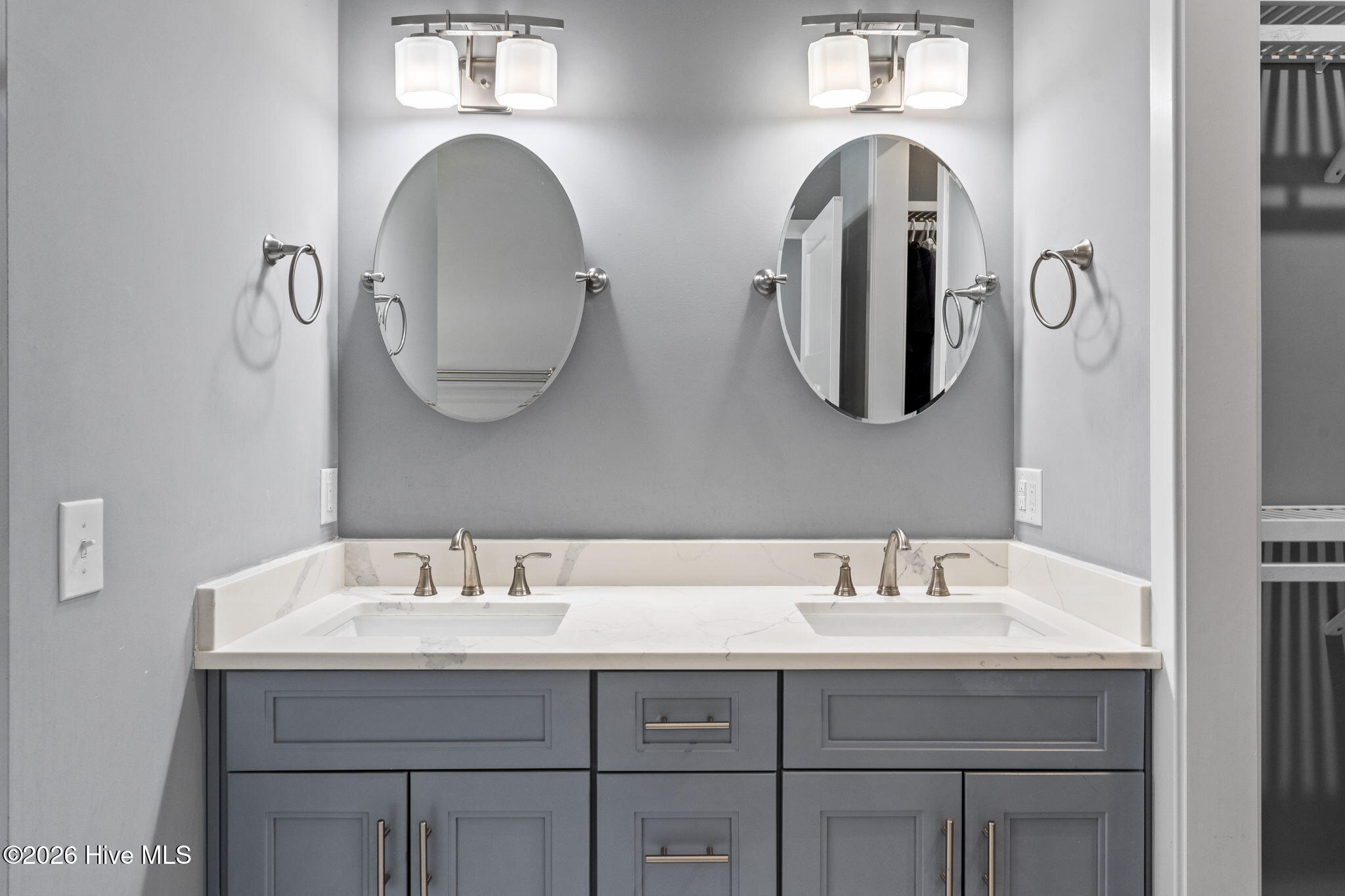 100568020 | Photo 16