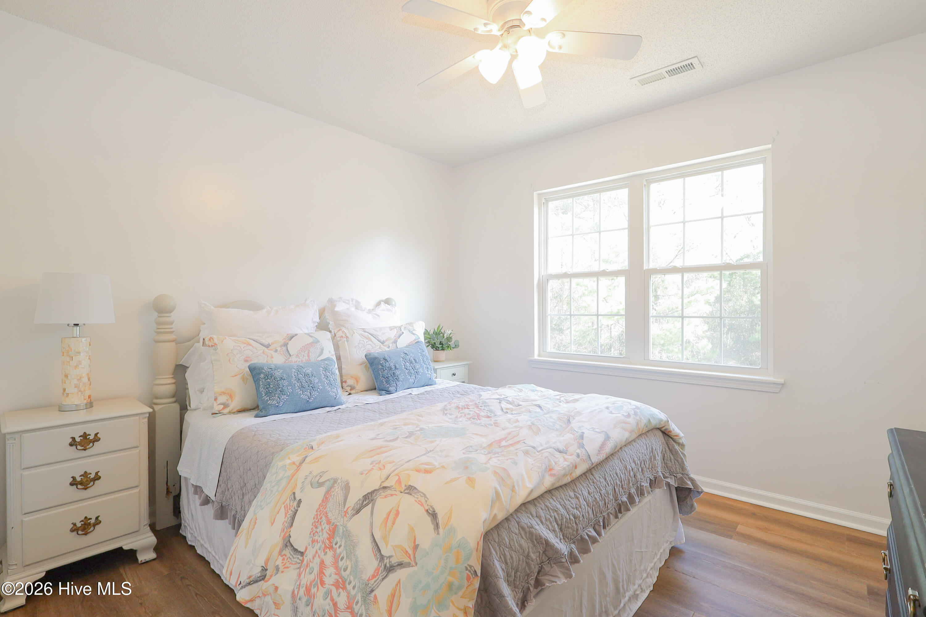 100549070 | Photo 37