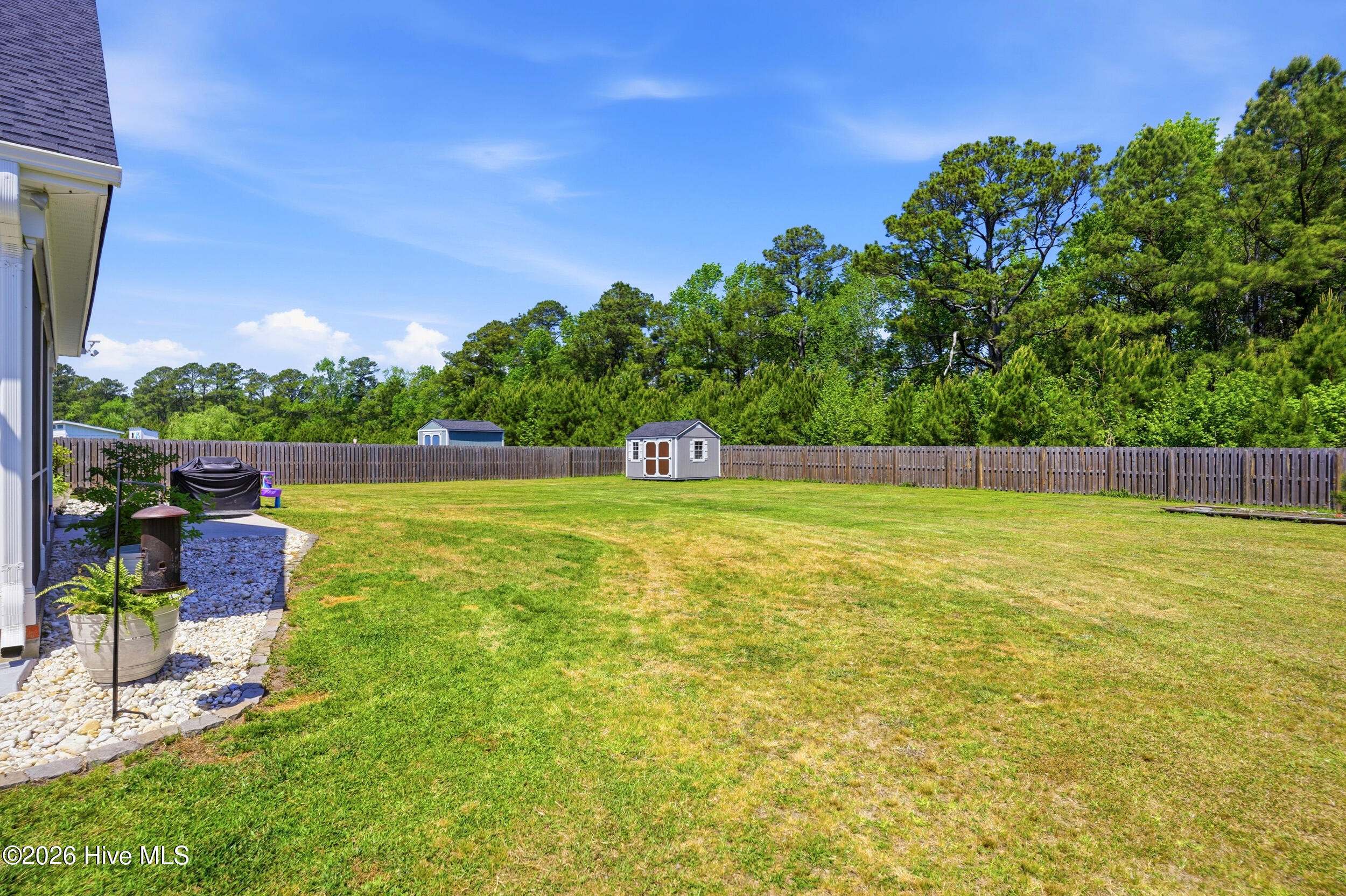 100569213 | Photo 42