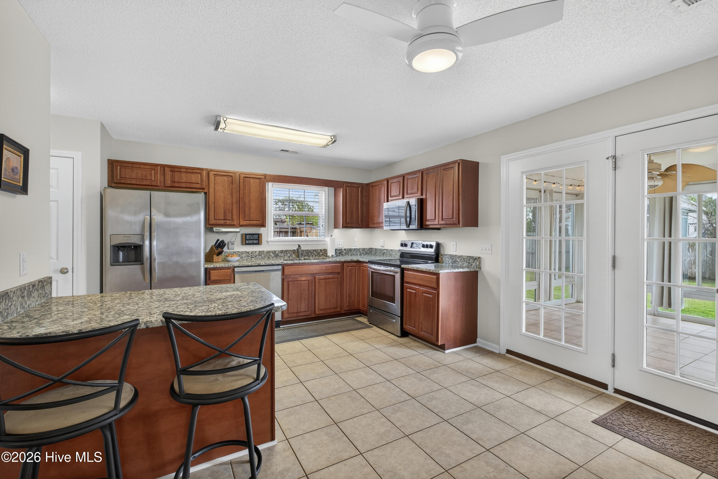 100565097 | Photo 11