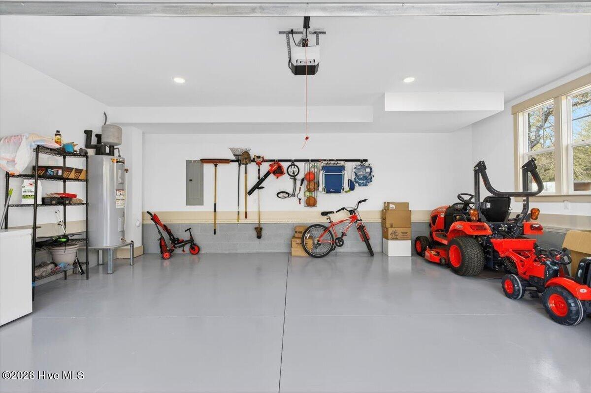 100549175 | Photo 47