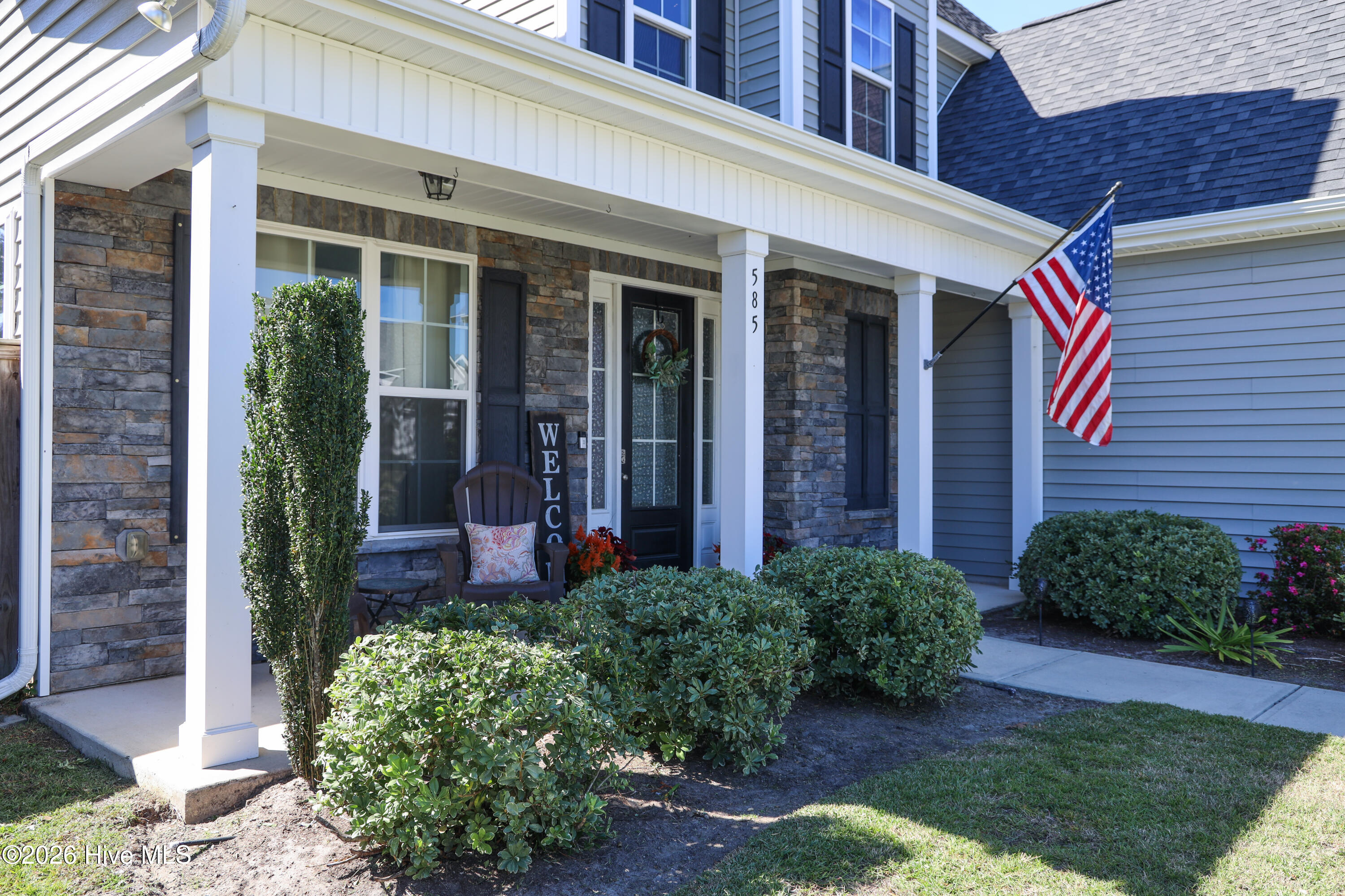 100569259 | Photo 71