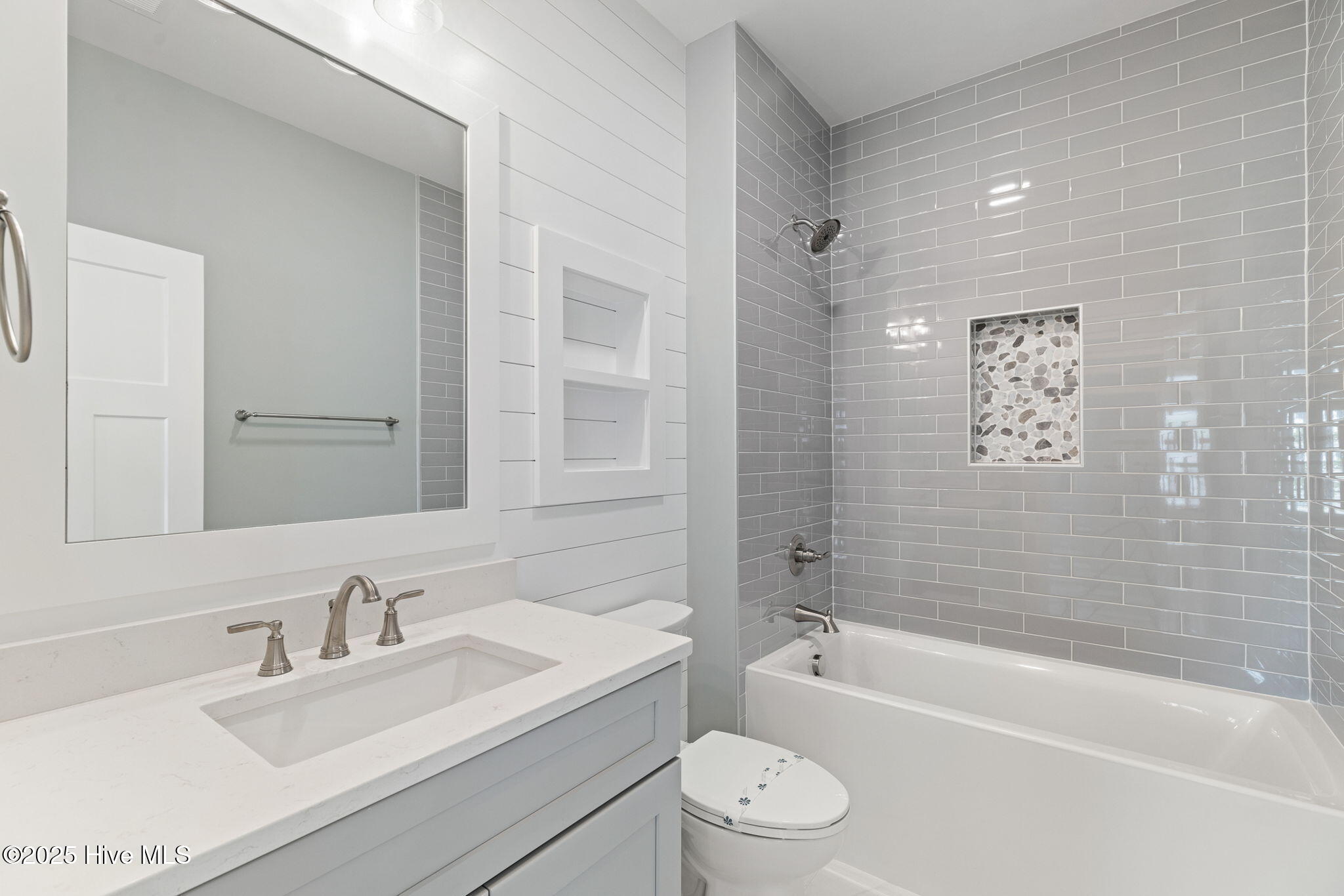 100479580 | Photo 37