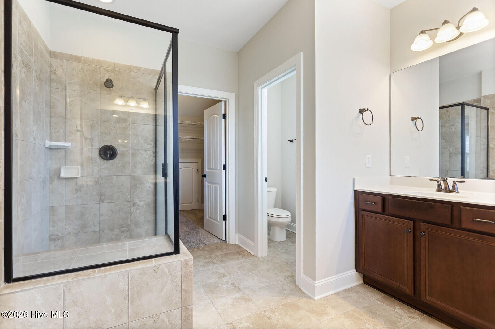 100558633 | Photo 25