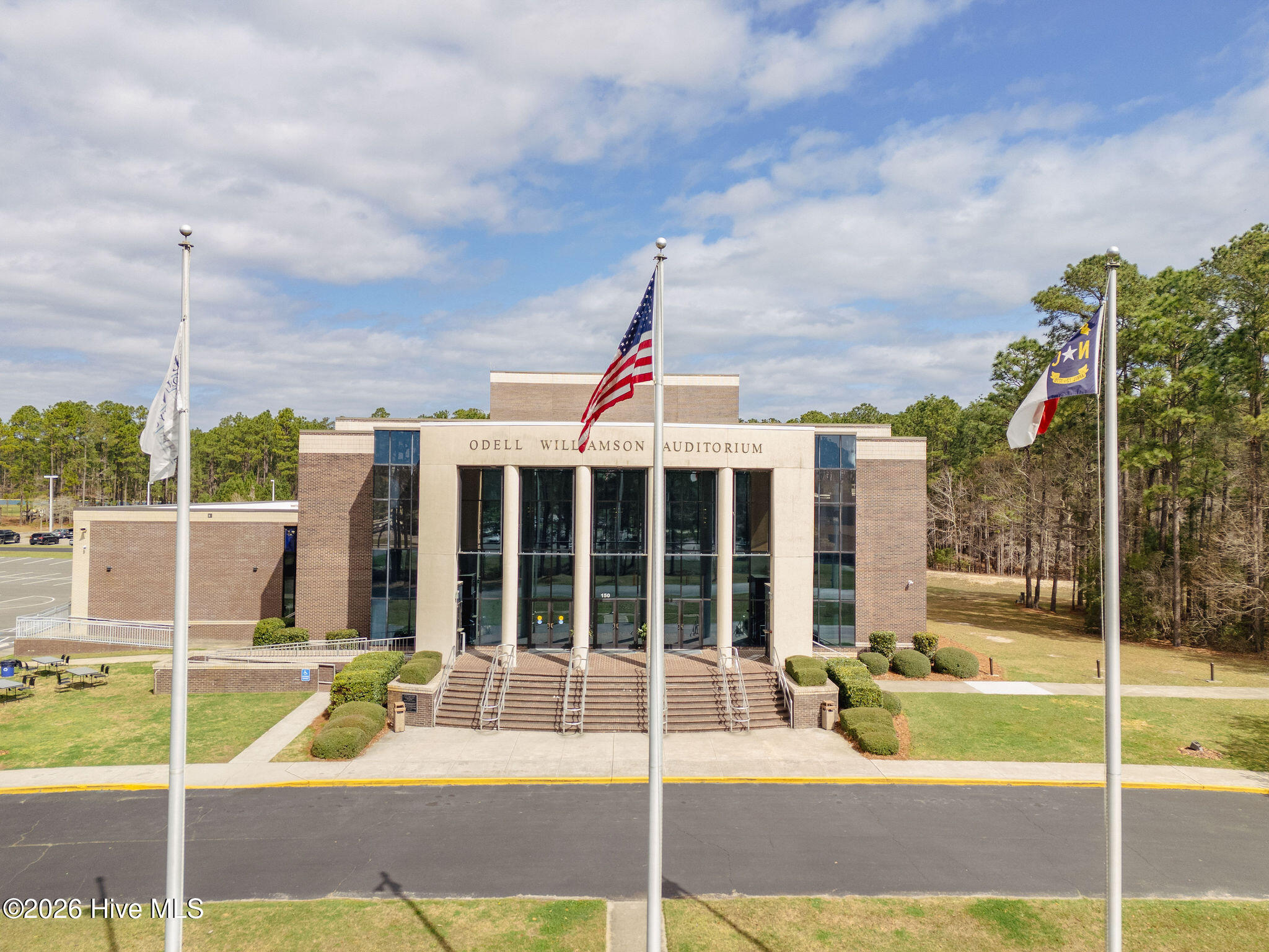 100560695 | Photo 60