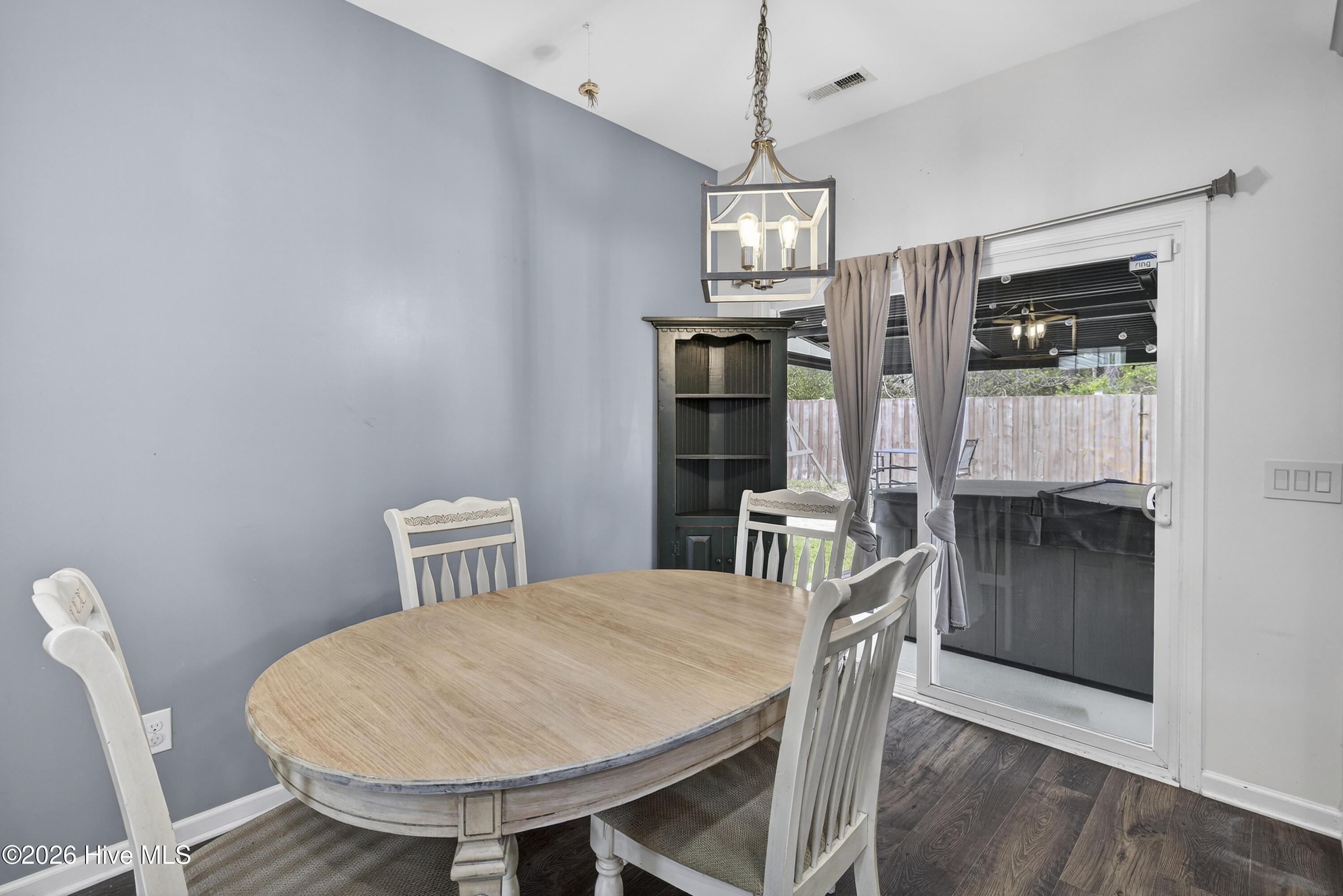 100564462 | Photo 14