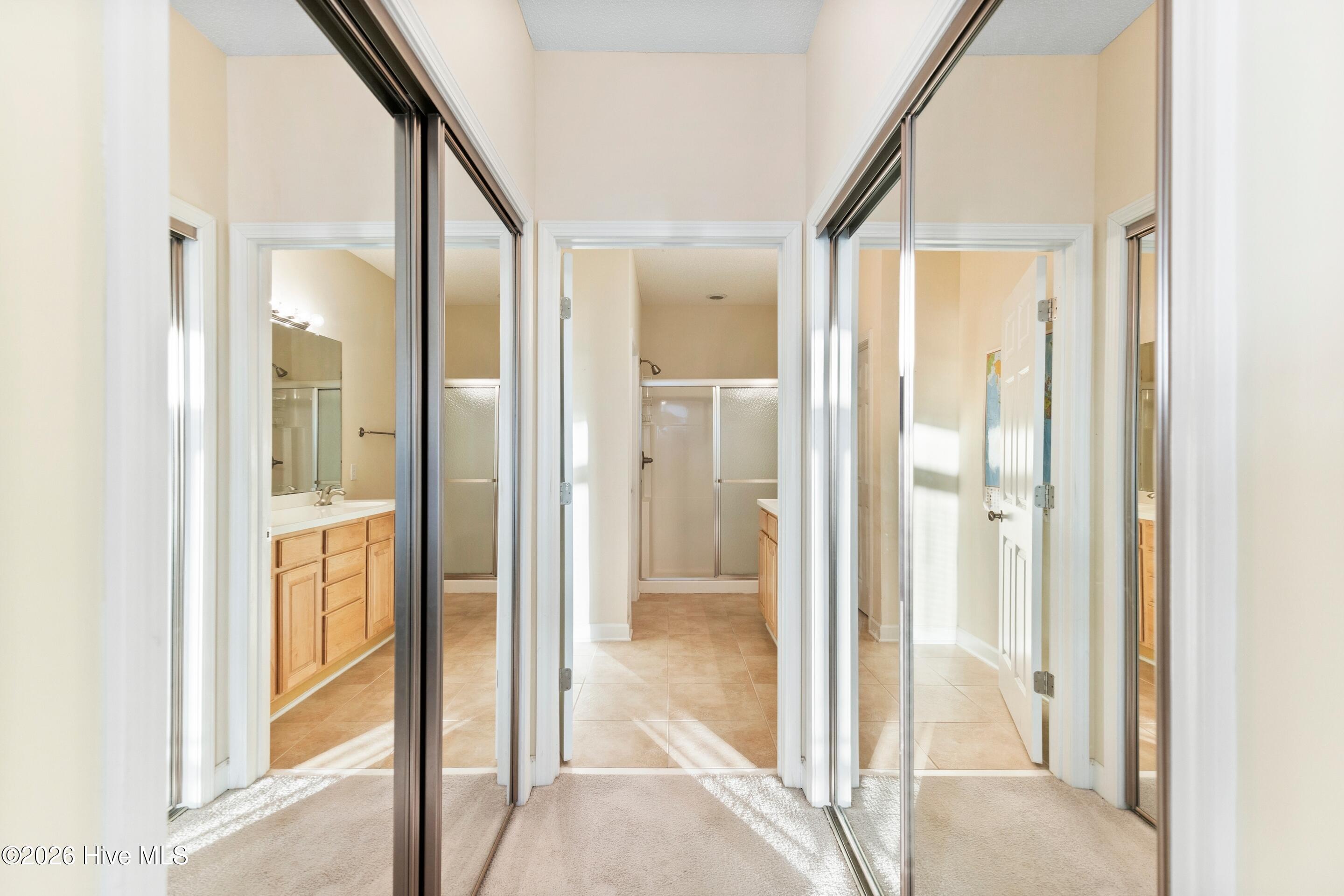 100548206 | Photo 36