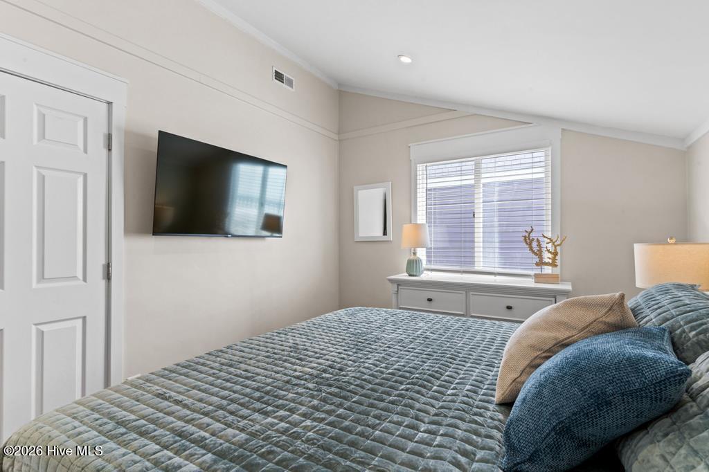 100556593 | Photo 47