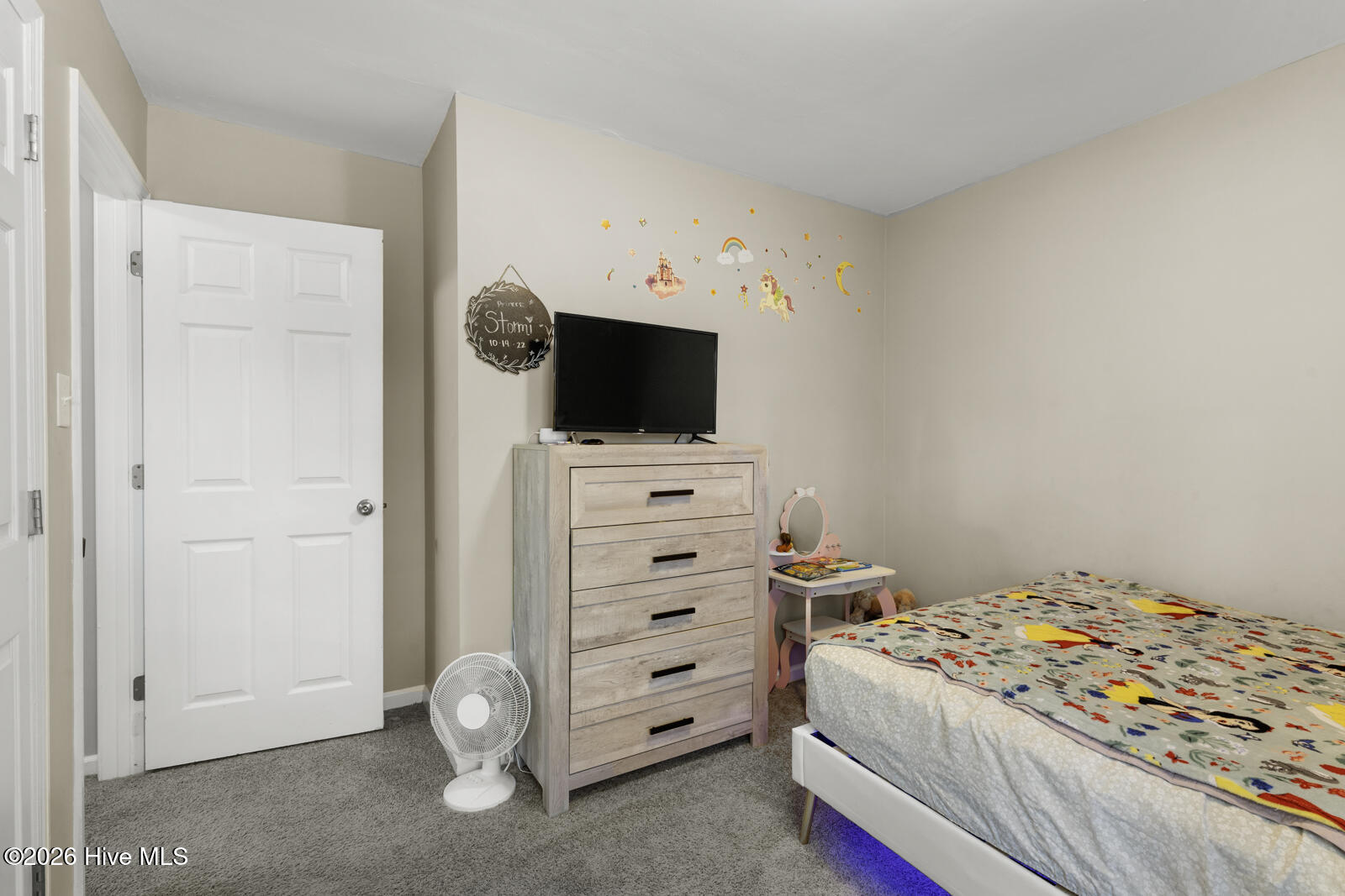 100563298 | Photo 21