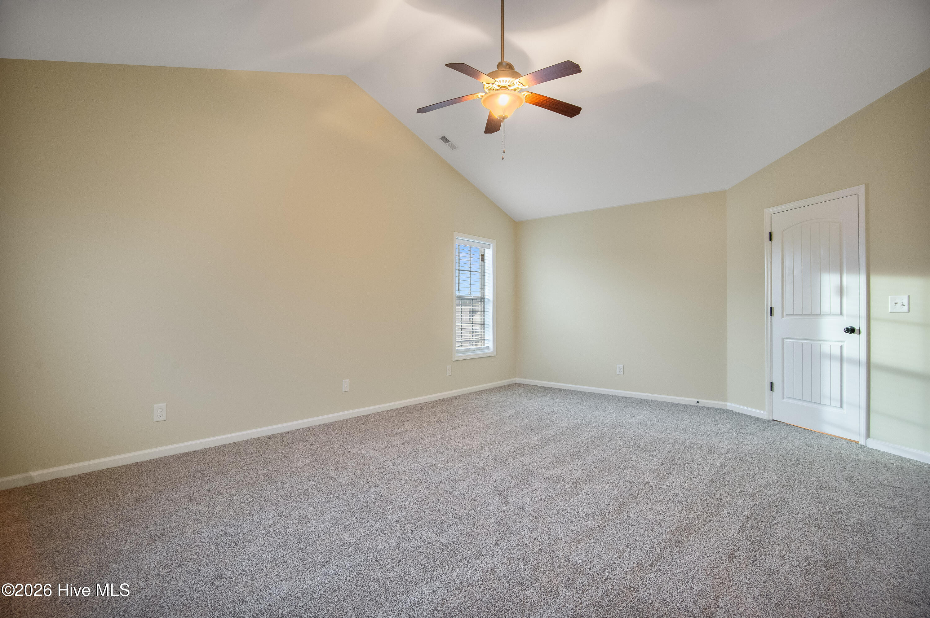 100545678 | Photo 30