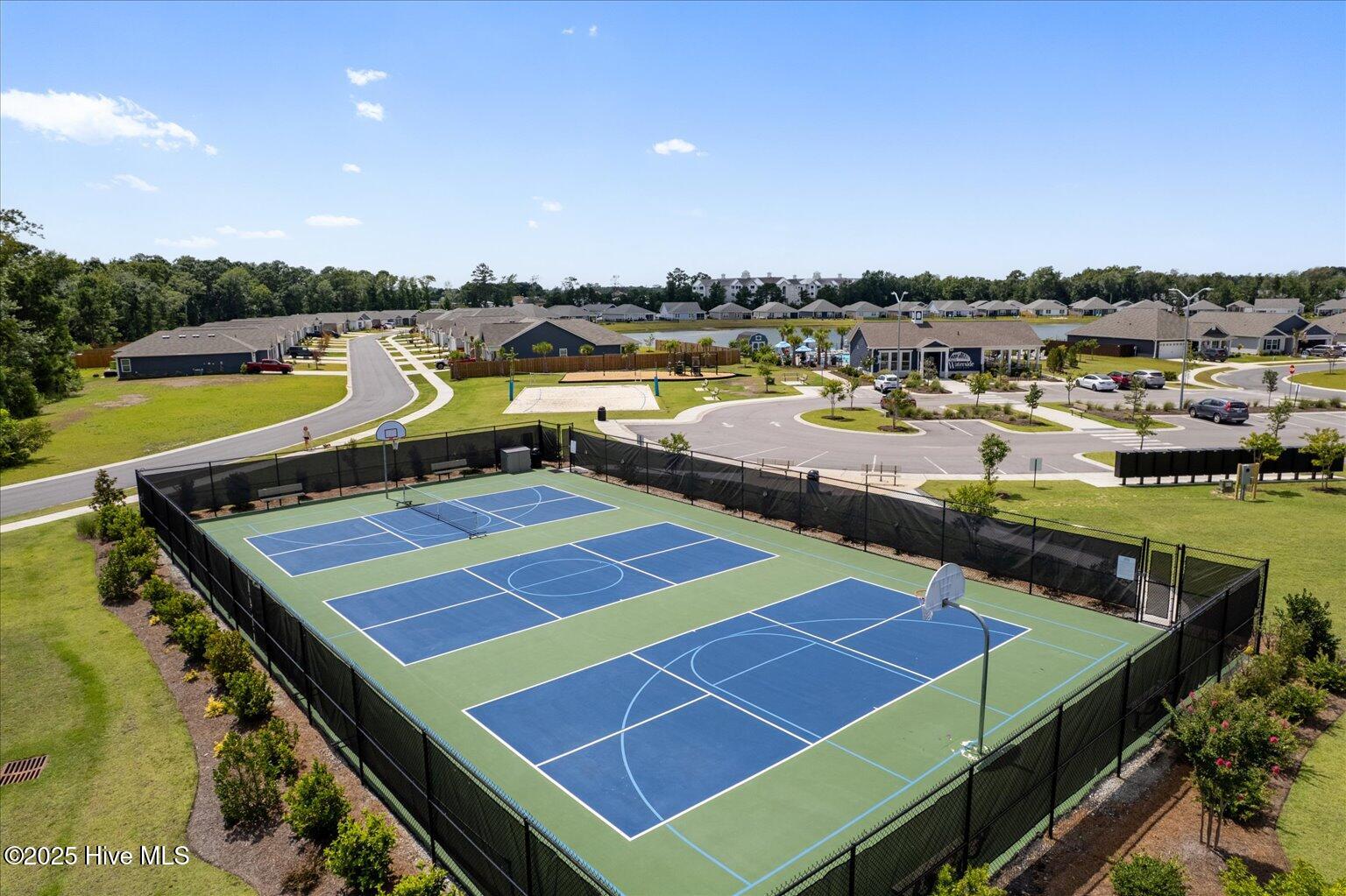 100518788 | Photo 45